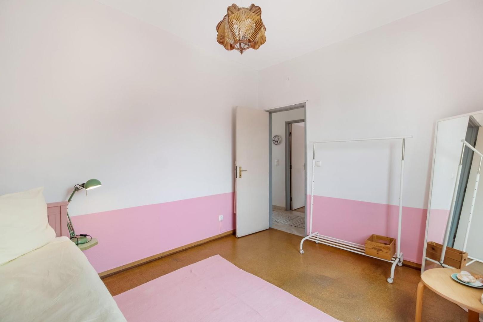 Apartment Pink Fisherman's On Fonte Da Telha | By Airnest Costa da Caparica