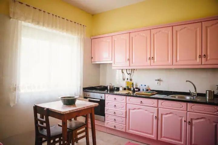 Pink Fisherman's On Fonte Da Telha | By Airnest Apartment Costa da Caparica
