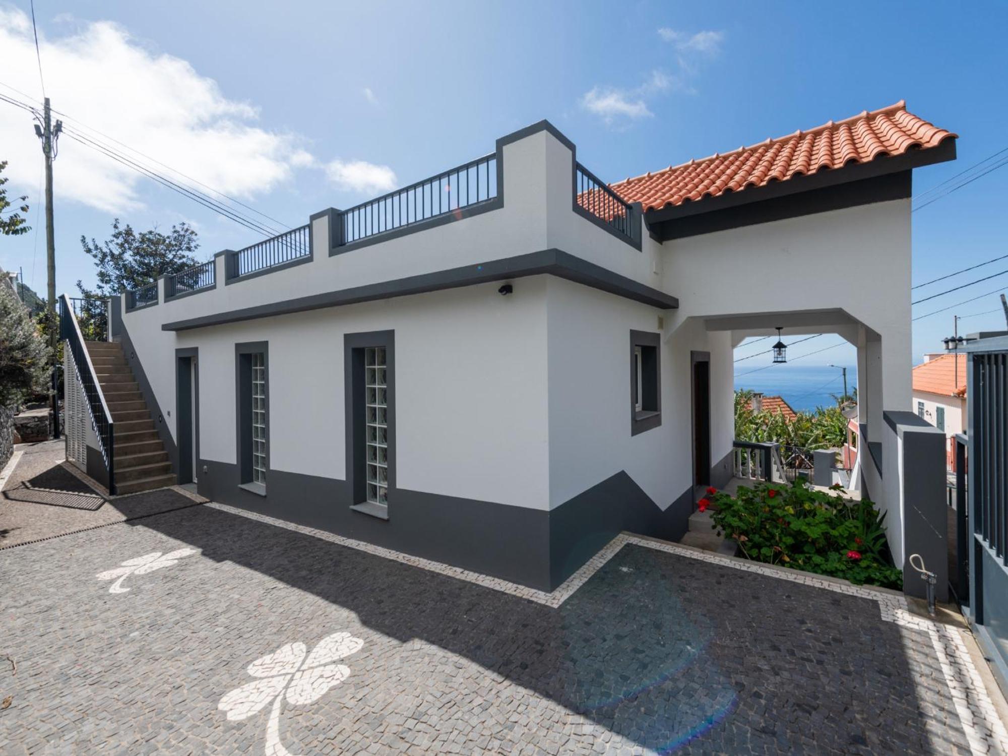 Akivillas Calheta Aura *