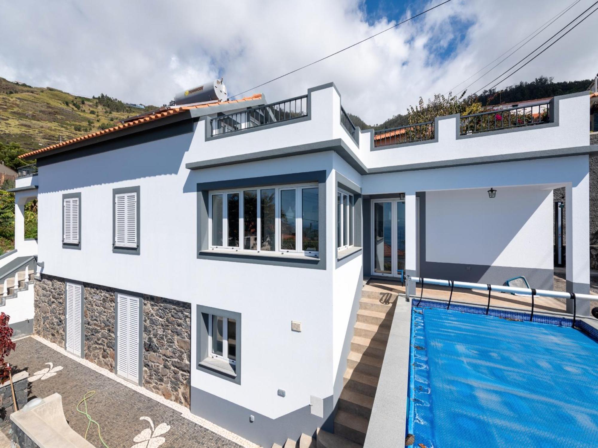 Akivillas Calheta Aura *