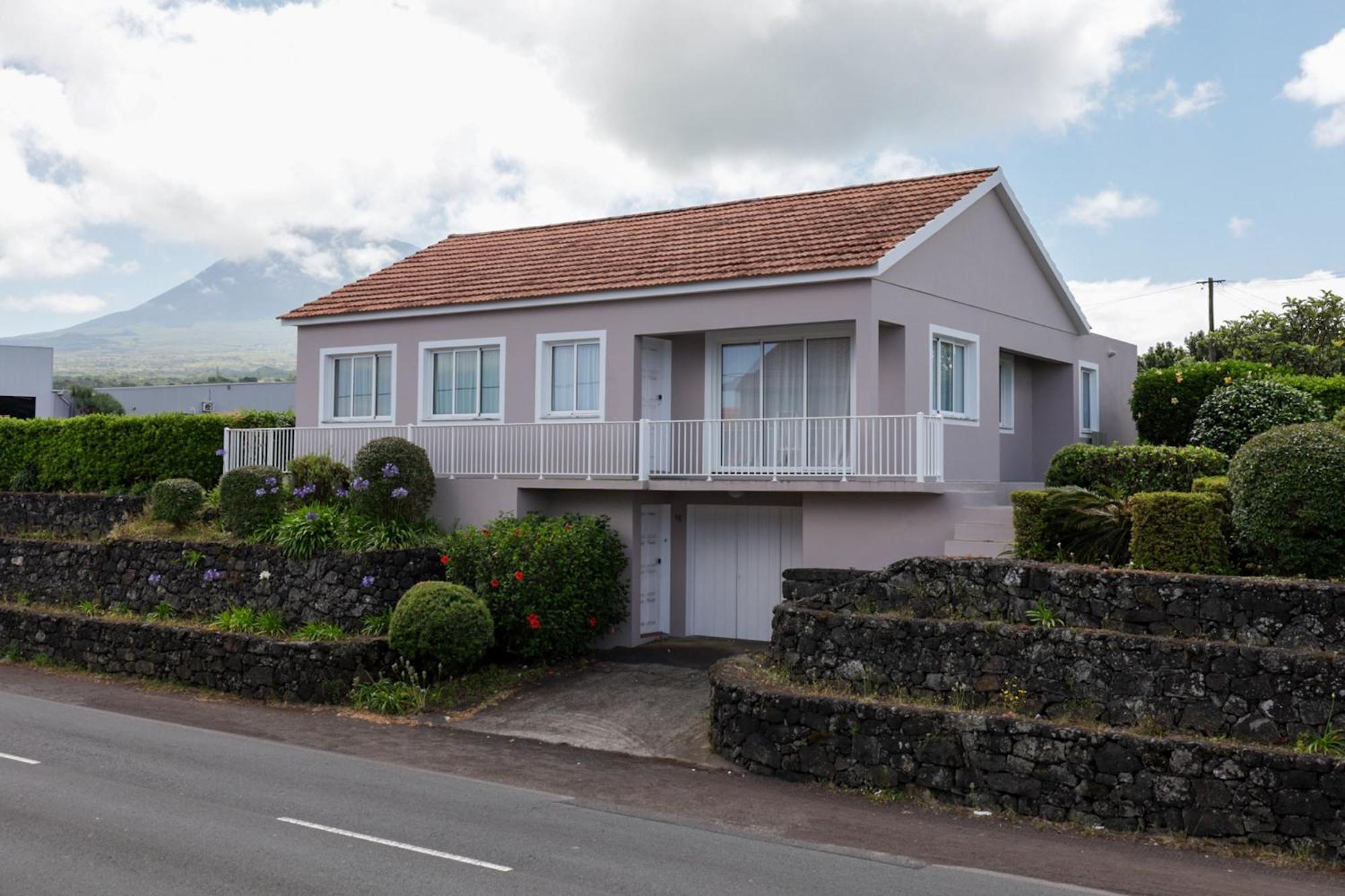 Raizes Da Montanha Rral 4596 Madalena (Azores)