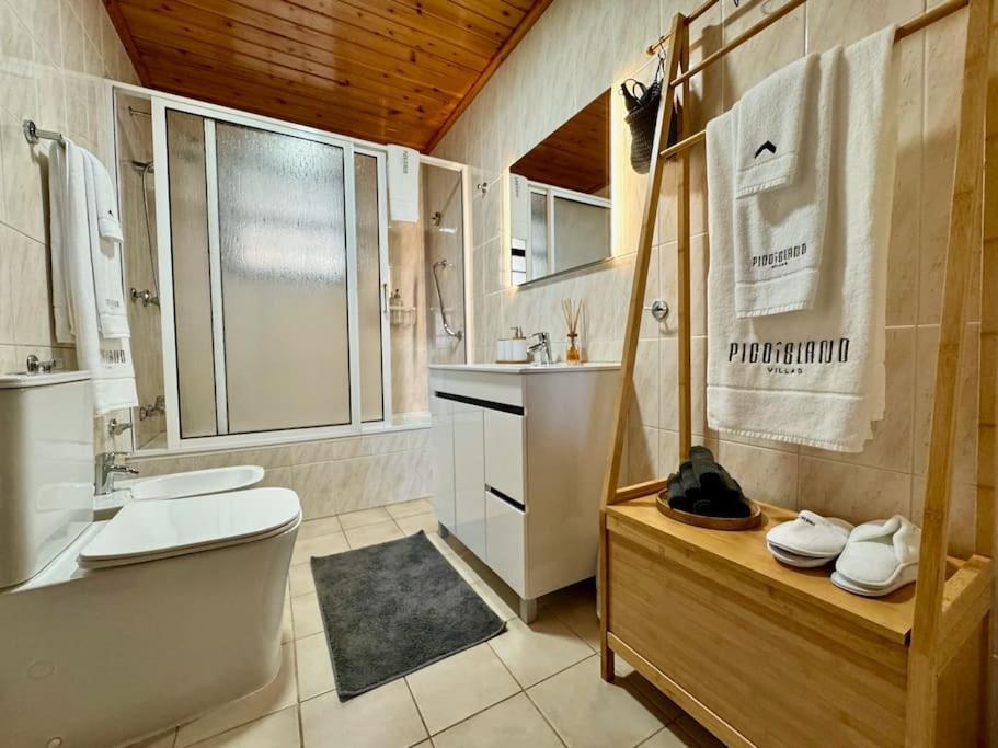 Villa Pico Island