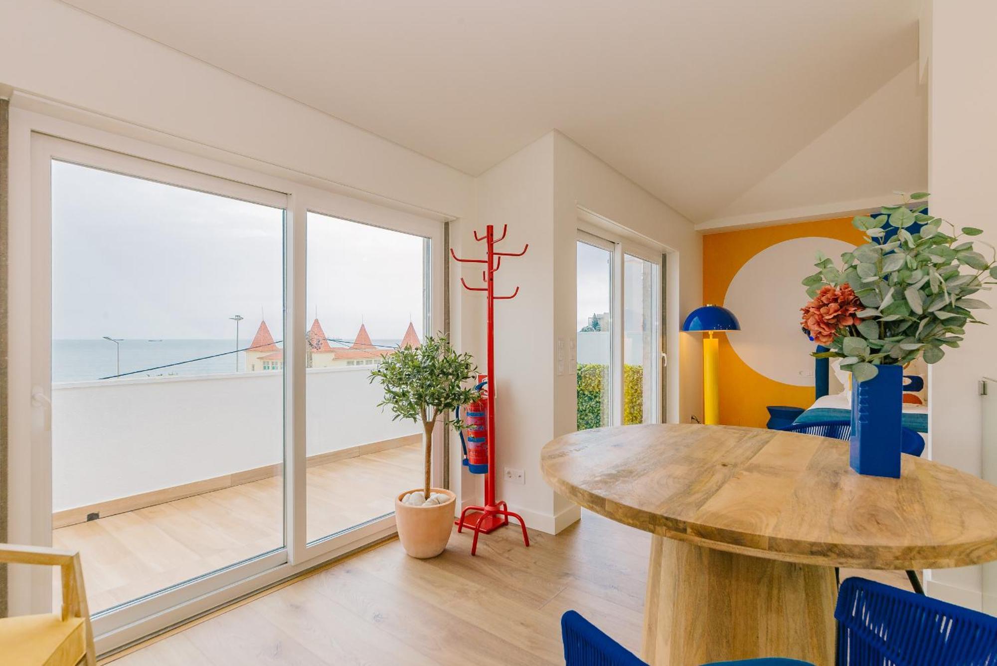 Rent4rest Seafront Apartment Estoril