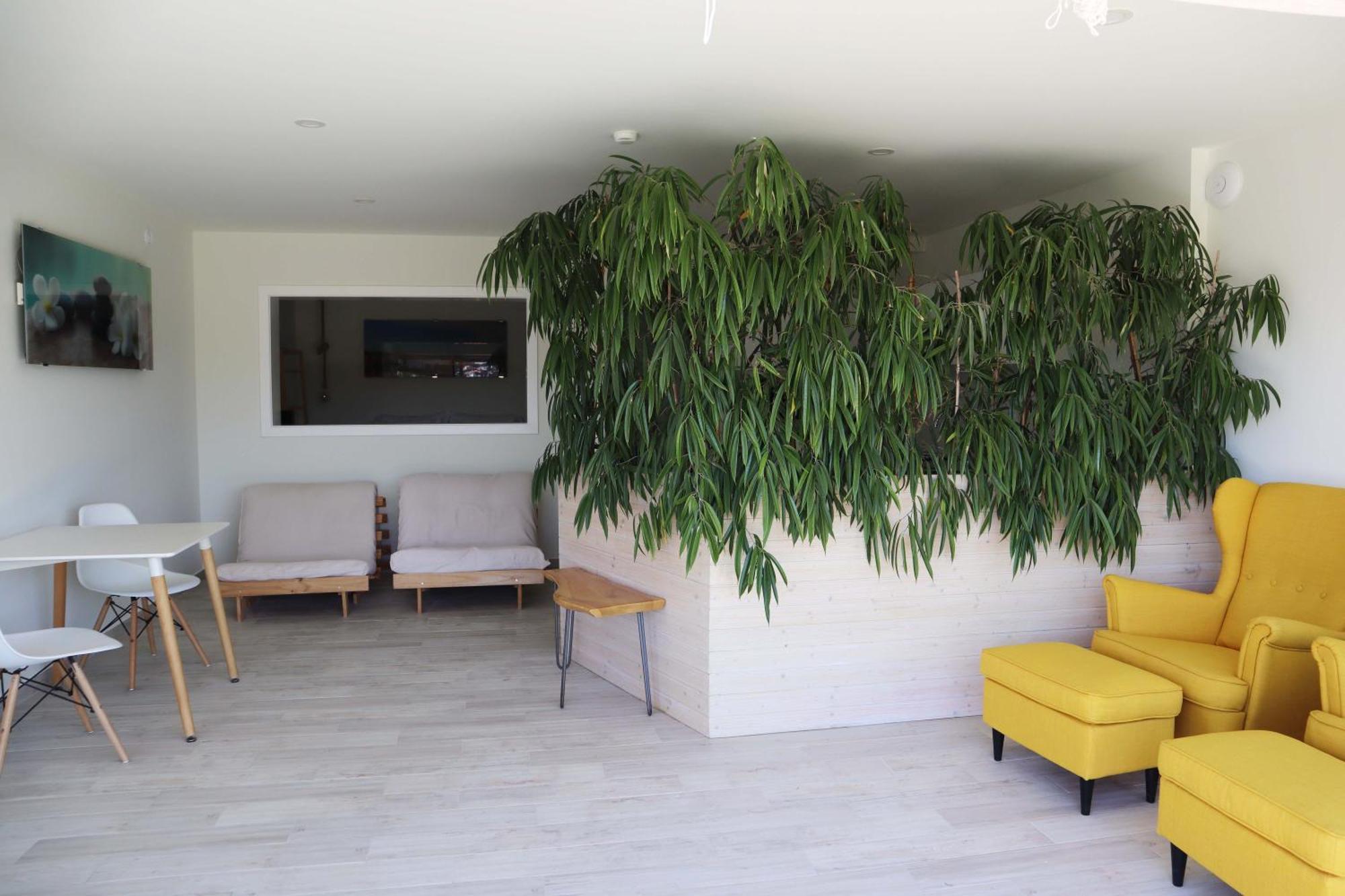 Country house Hillside House &