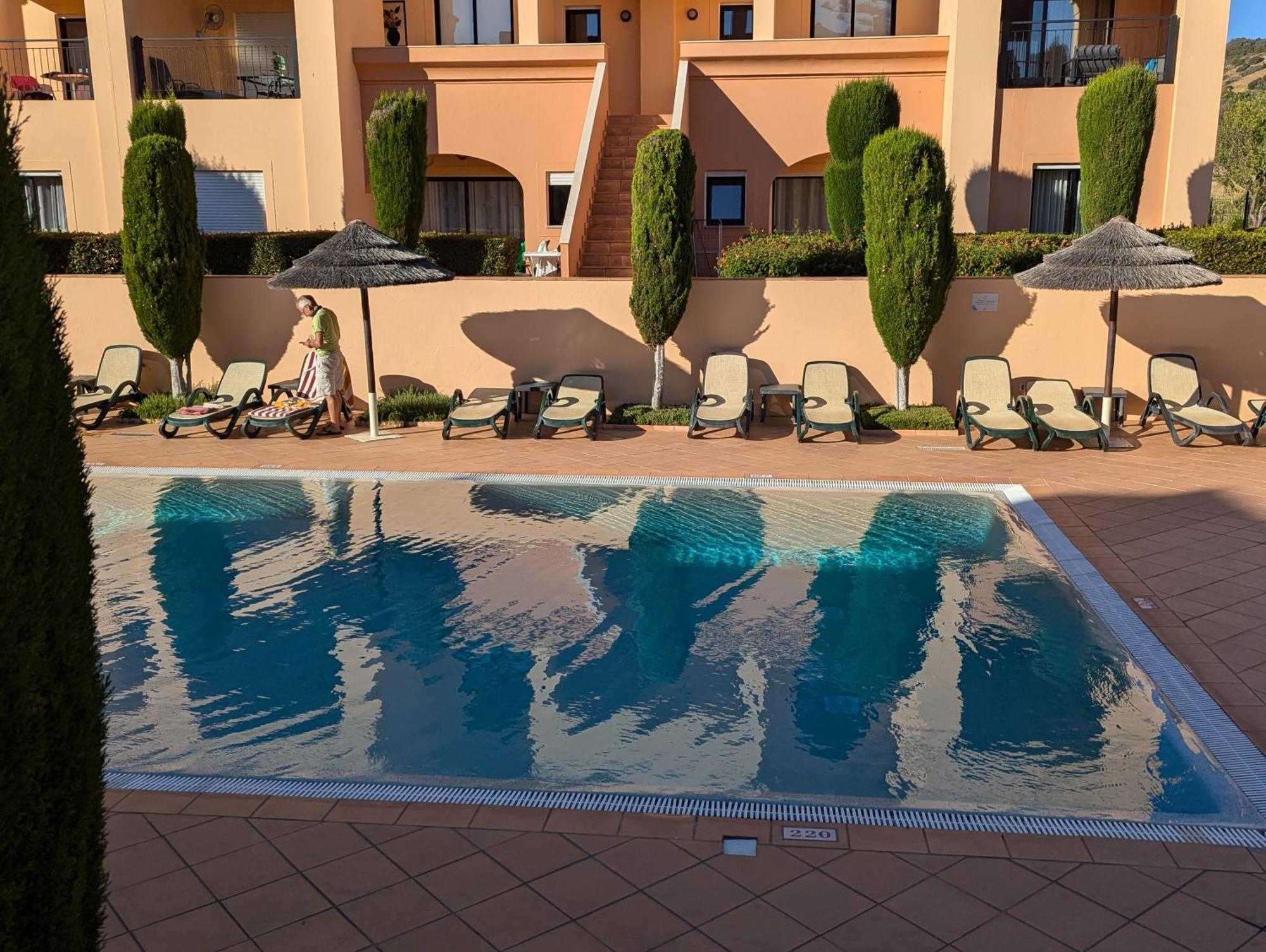 Apartment Luxury 3-bedroom At High-end Da