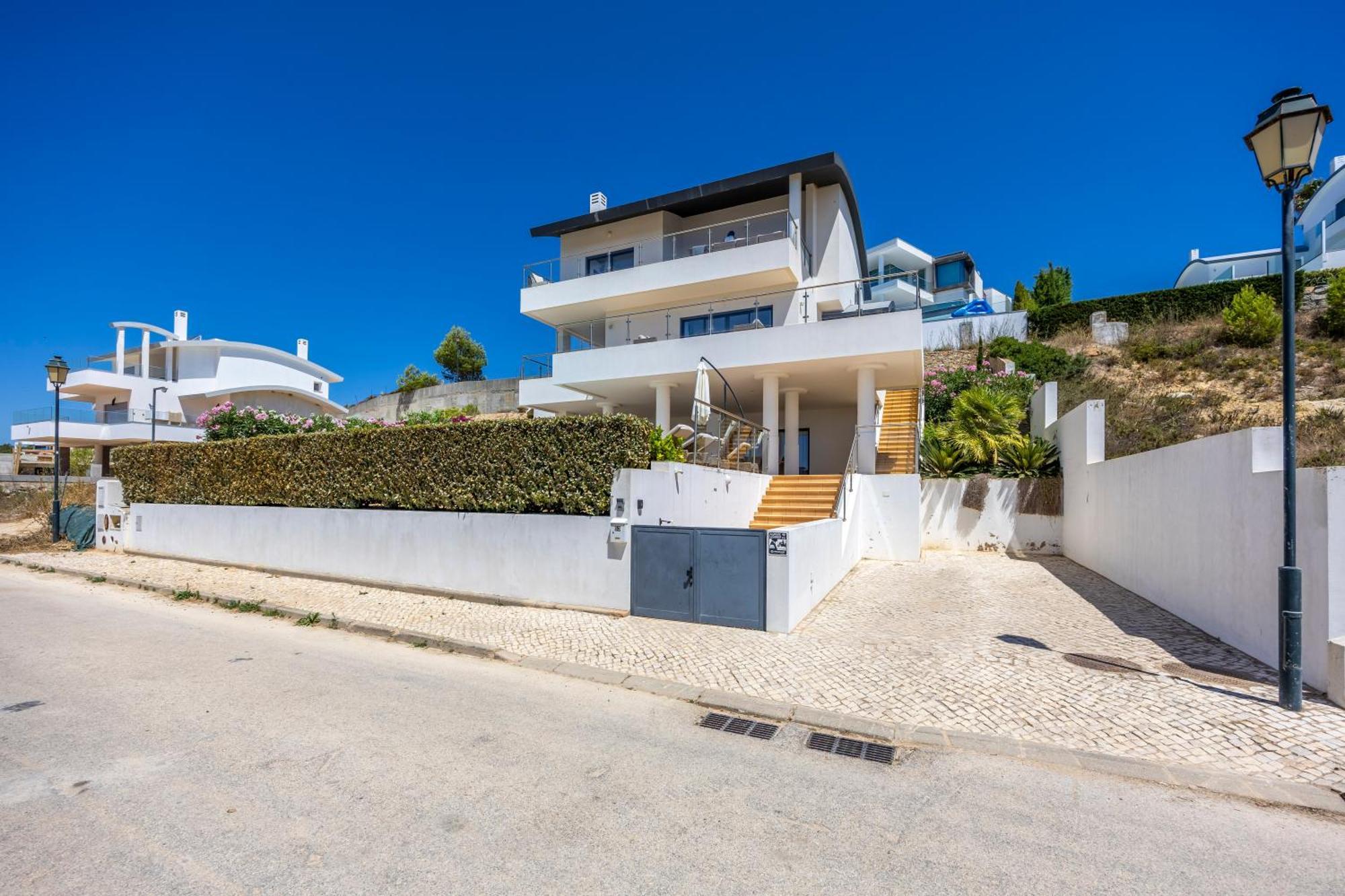 Azure Serenity At Quinta Da Fortaleza Villa *