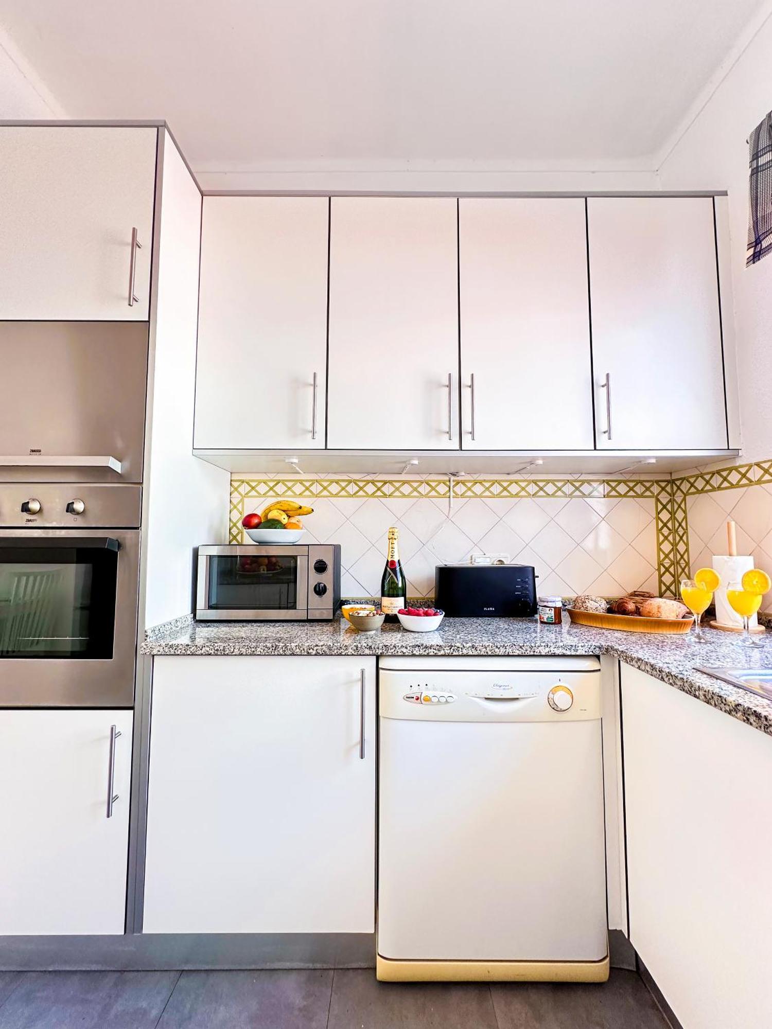 Ocean Breeze Windmill By Becherish Appartement Albufeira