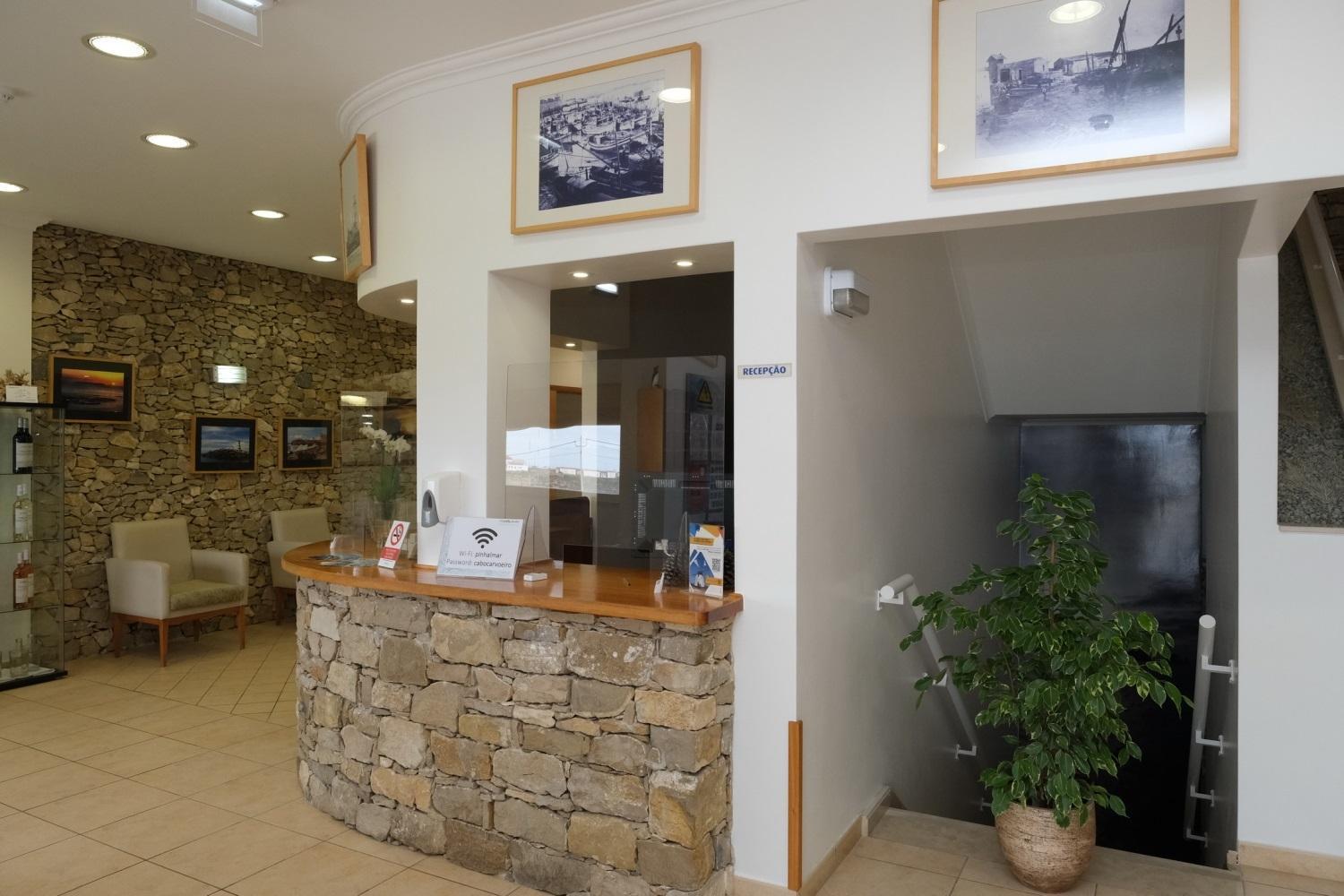 Wot Pinhalmar Hotel