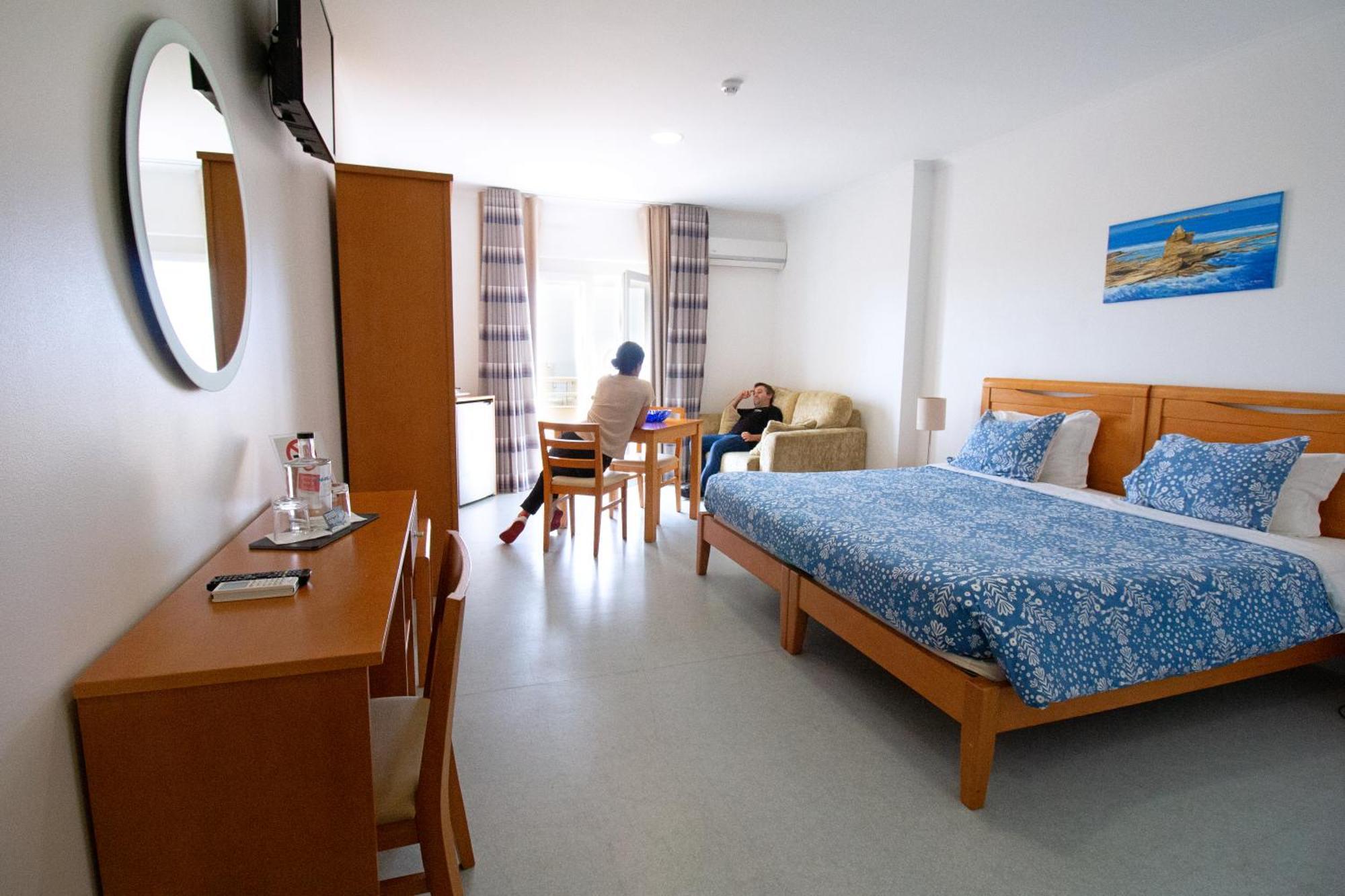 Wot Pinhalmar Hotel