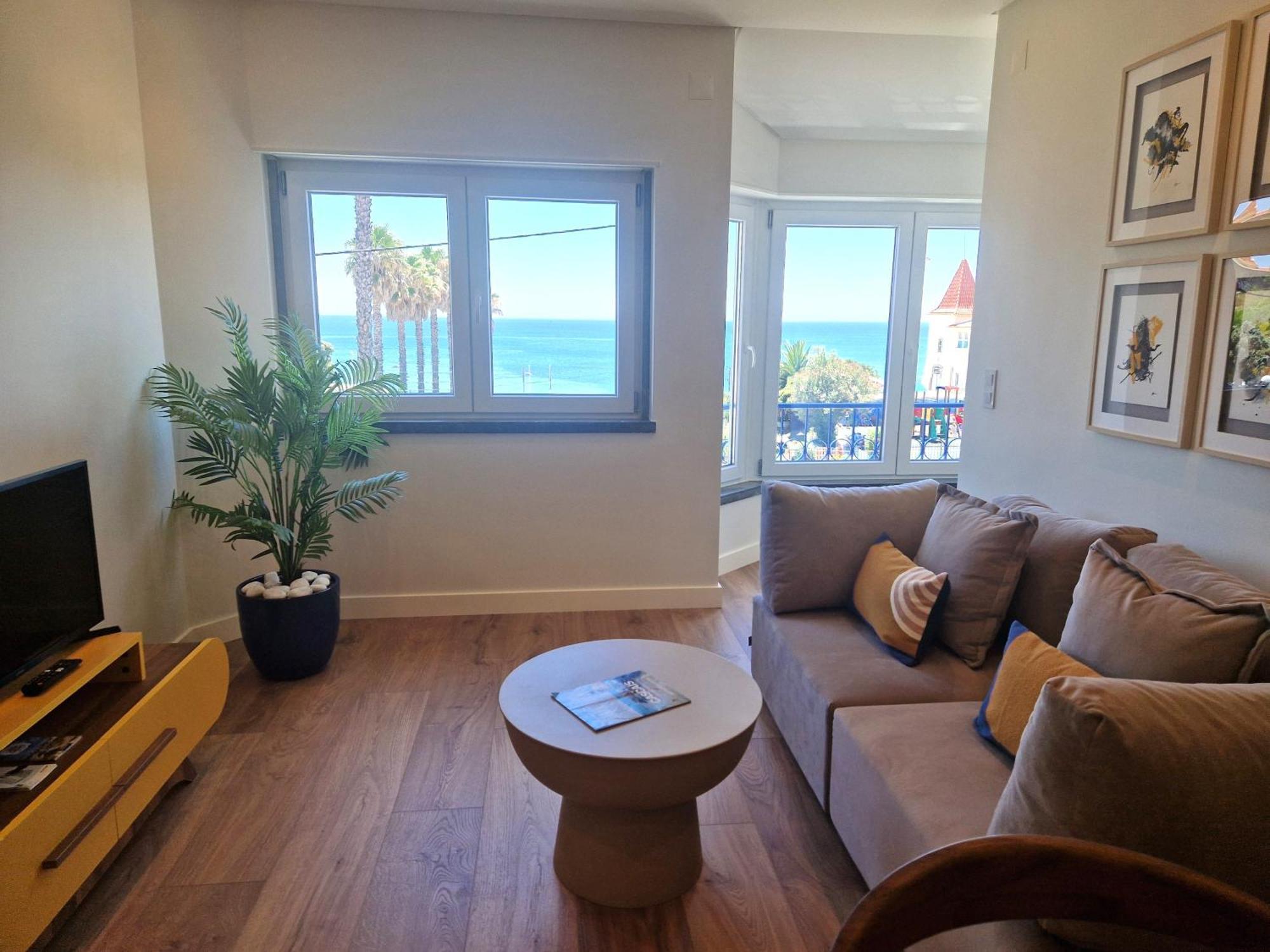 Rent4rest Seafront Apartment Estoril