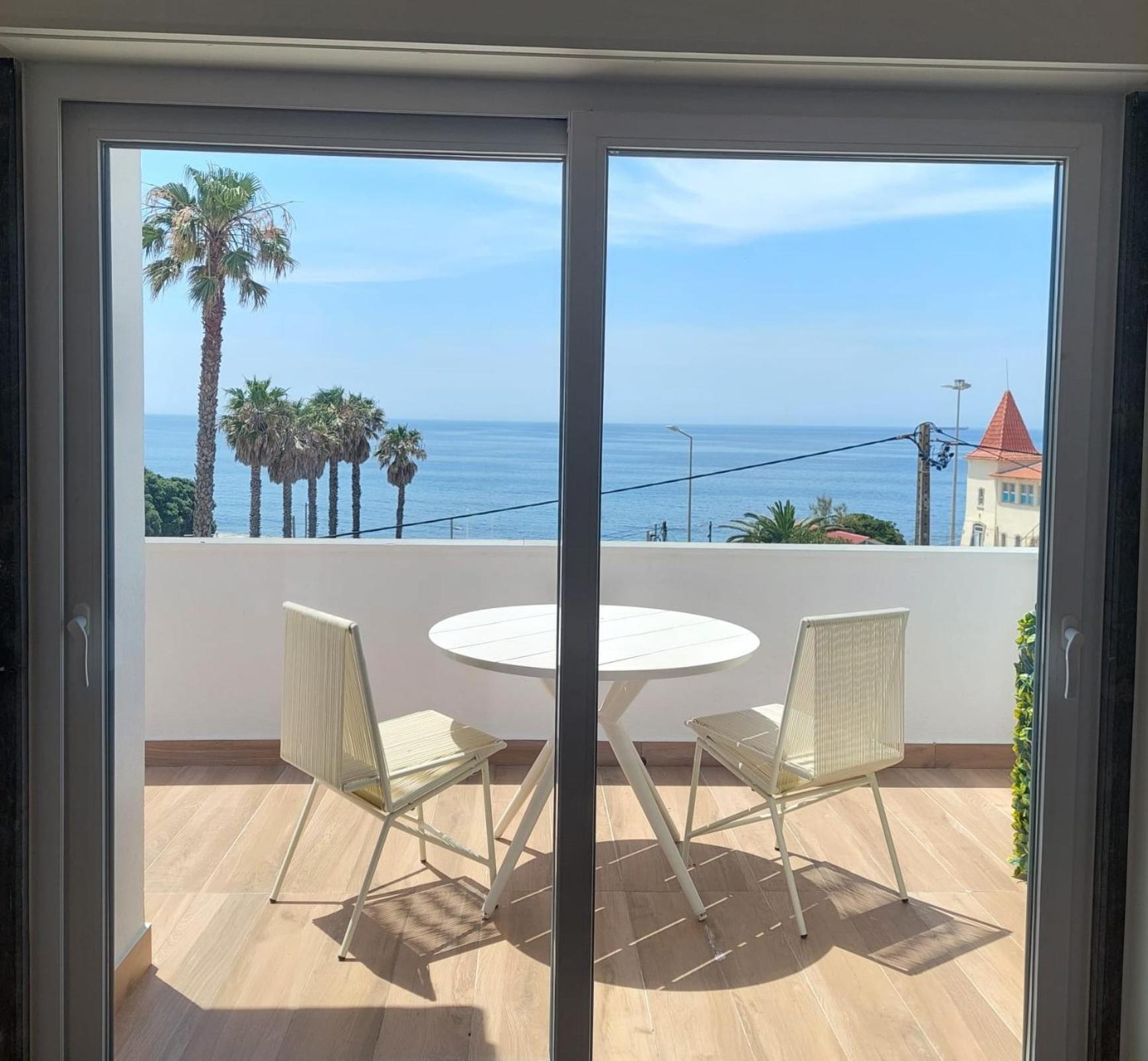 Rent4rest Seafront Apartment Estoril