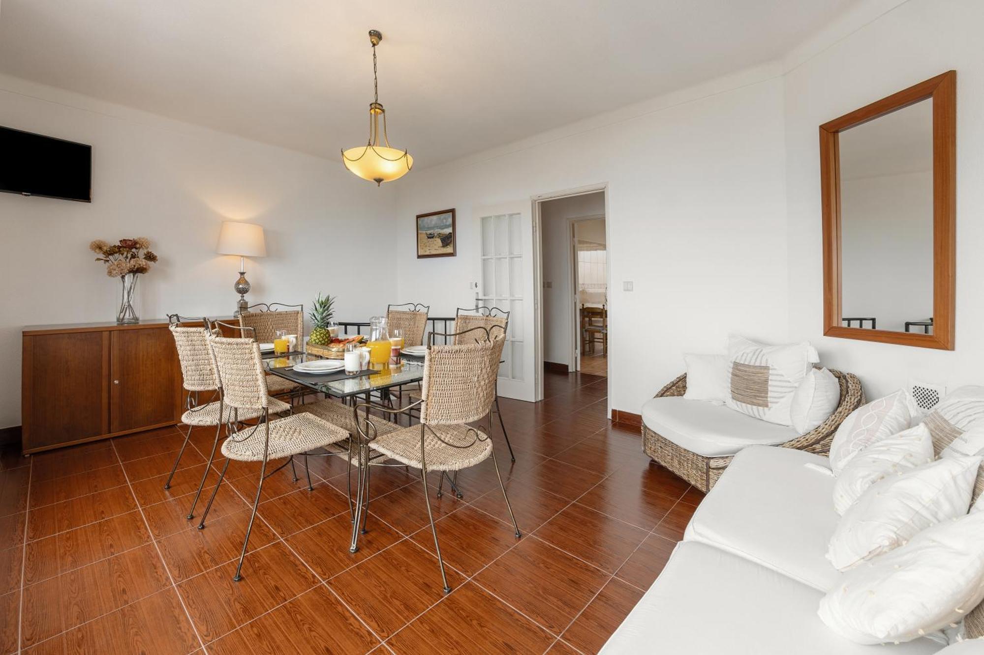 Luzimar Duplex Apartment *