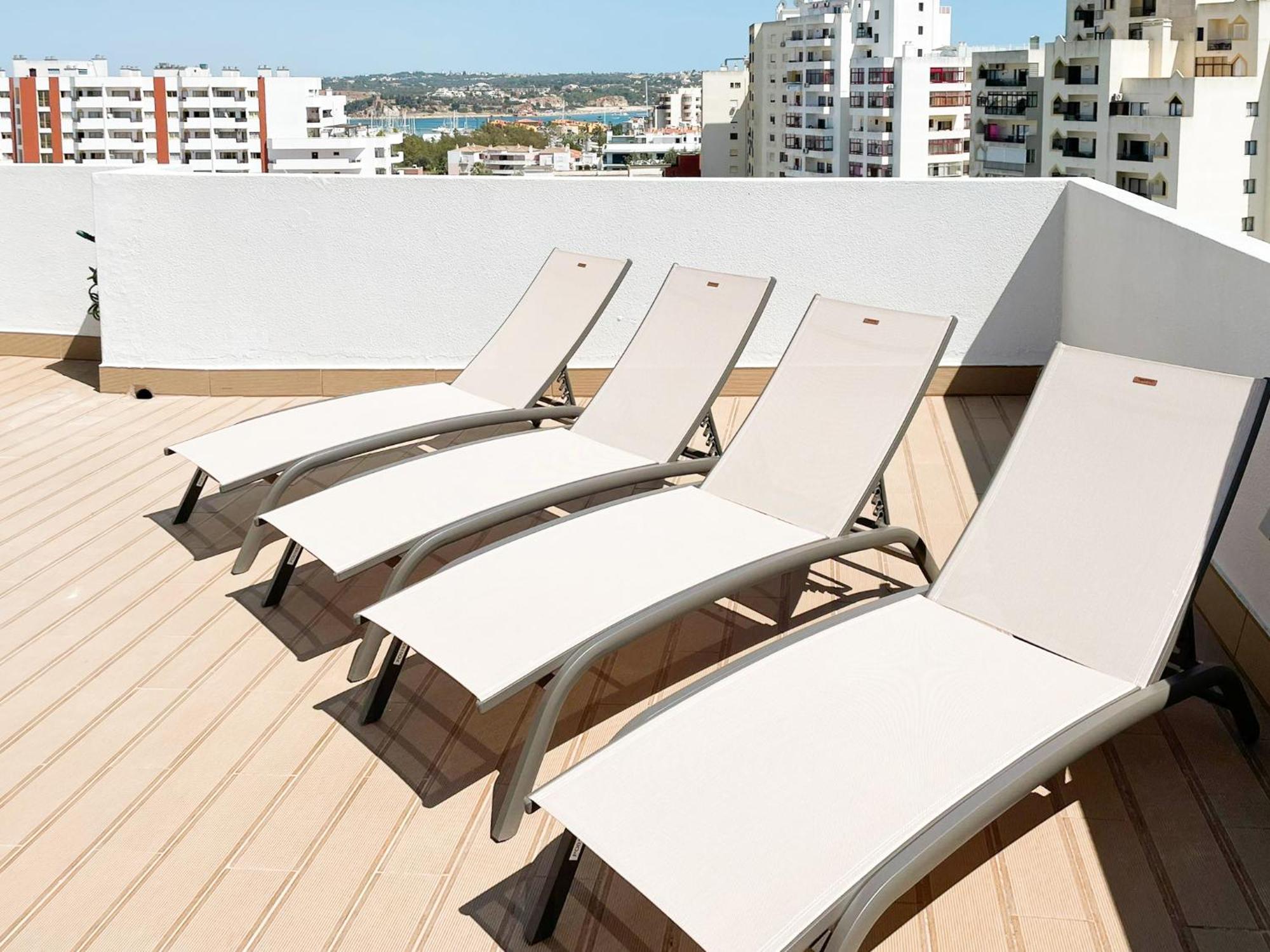 Penthouse T3 Com Terraco E Bbq Apartment *