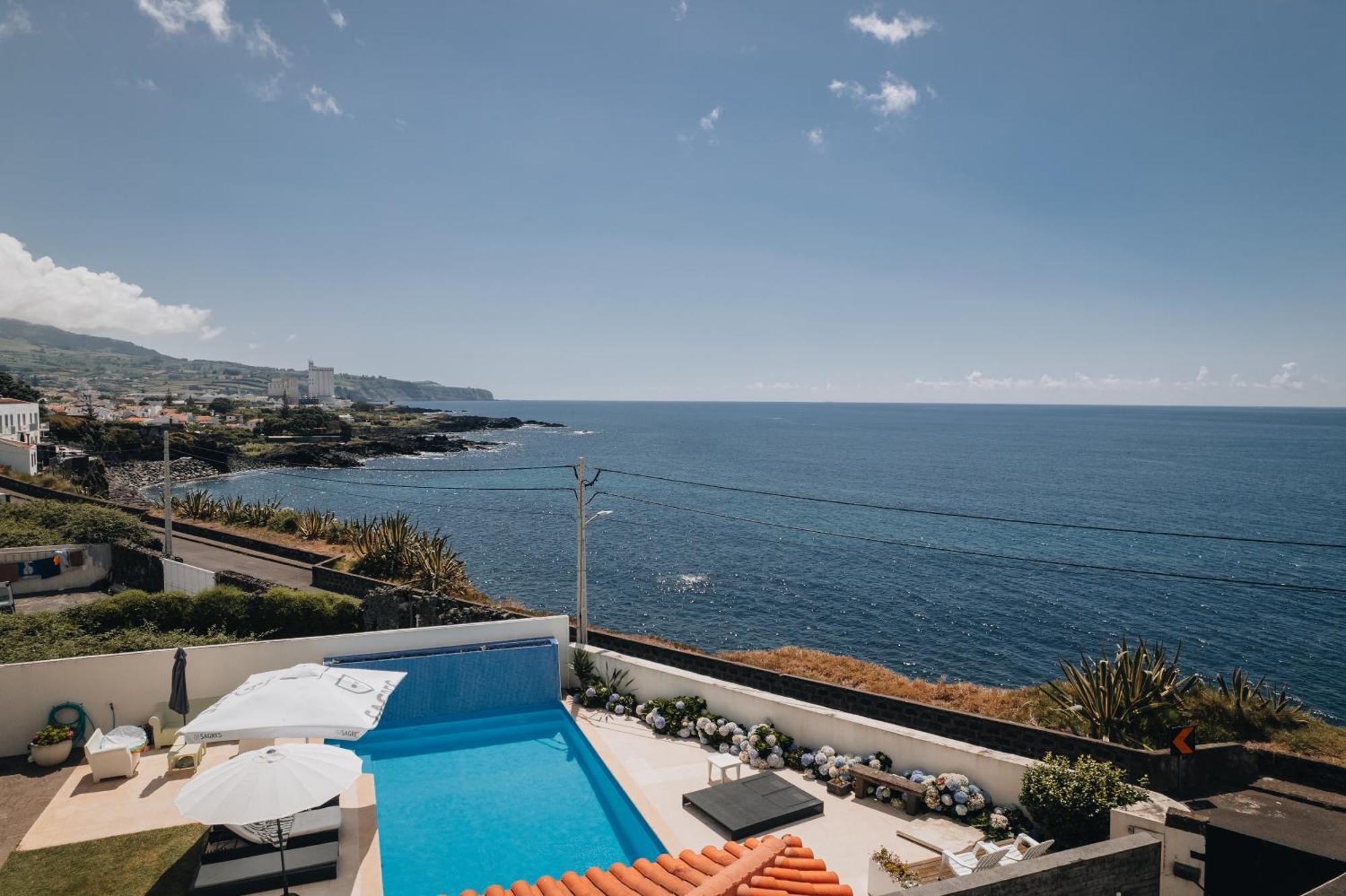 Sea & Rocks 15 - House *