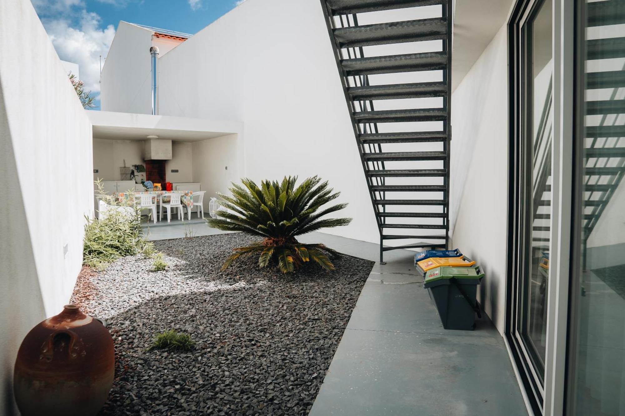 Sea & Rocks 15 - House