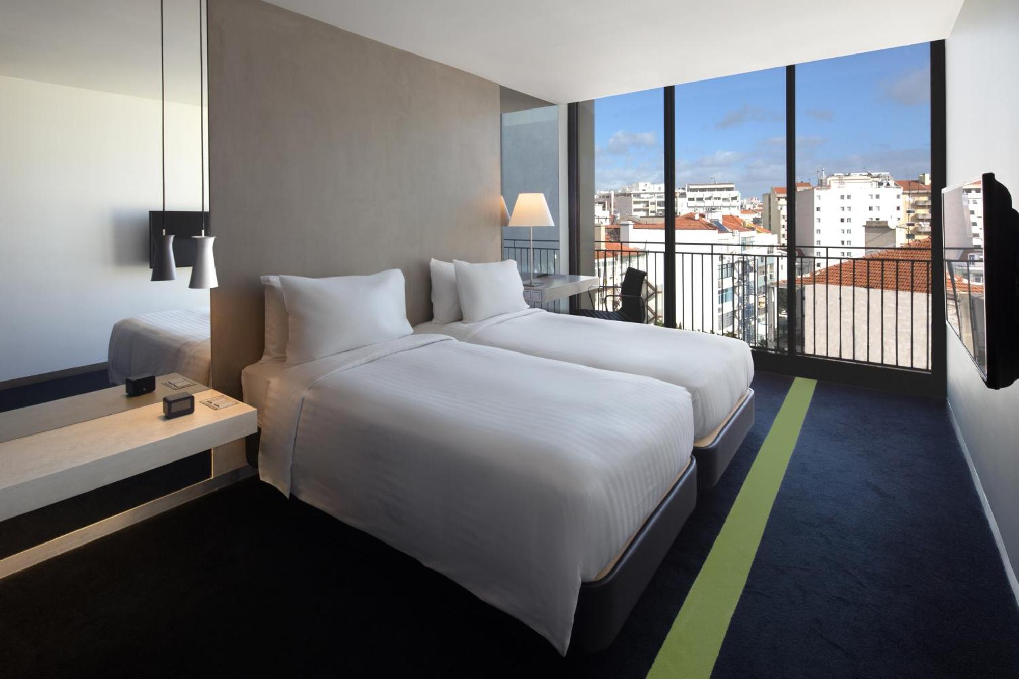 Hotel Doubletree By Hilton Fontana Park 4*