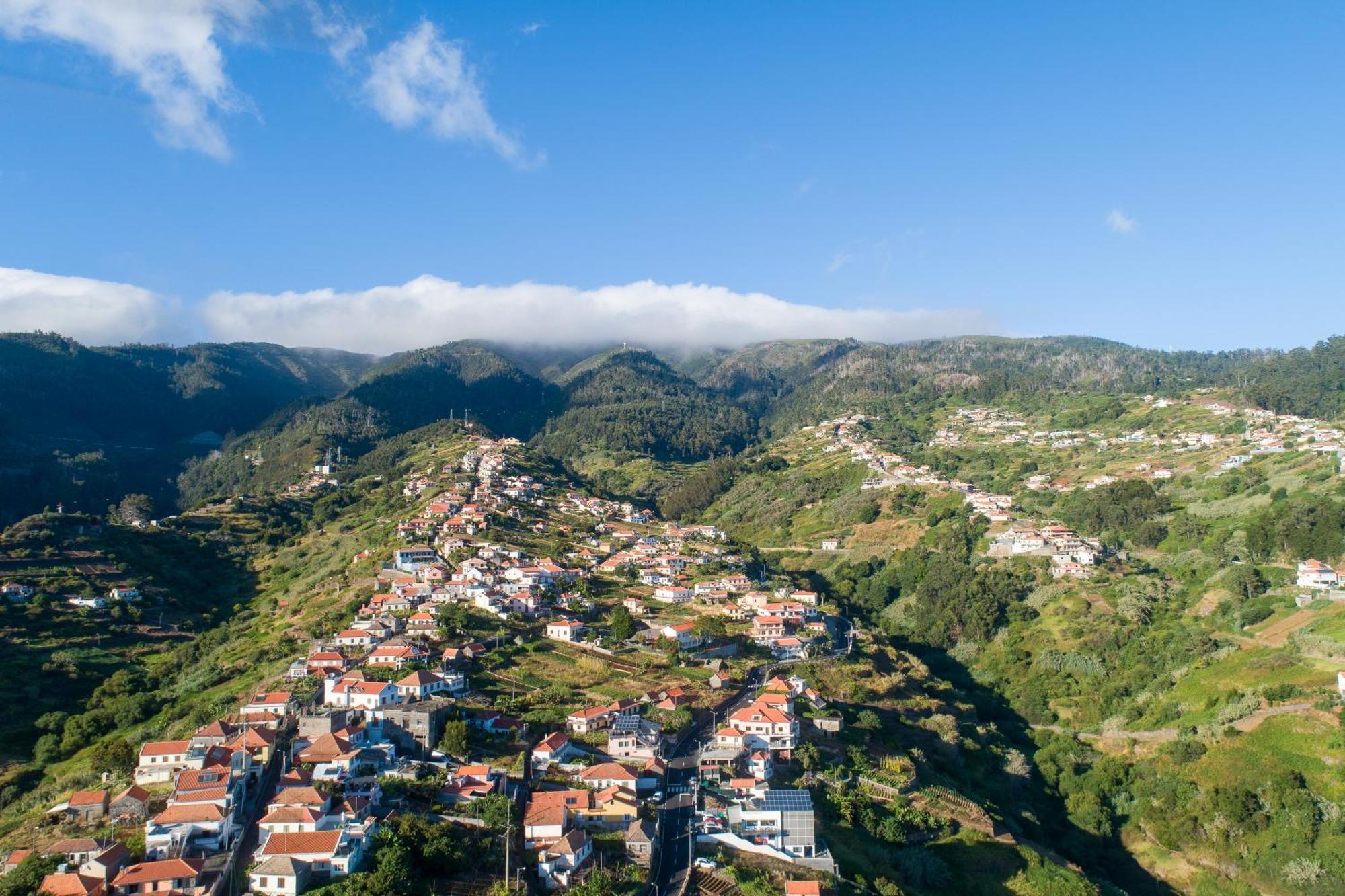 Vakantiehuis Roraima House - Private Pool & Garden Calheta (Madeira)