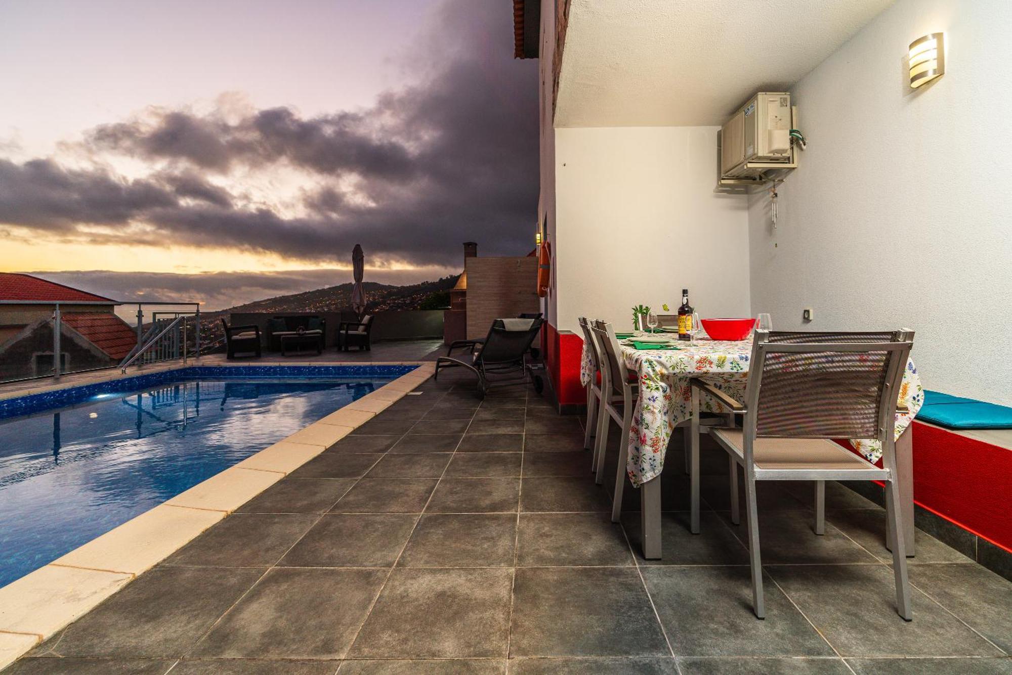Roraima House - Private Pool & Garden Holiday home *