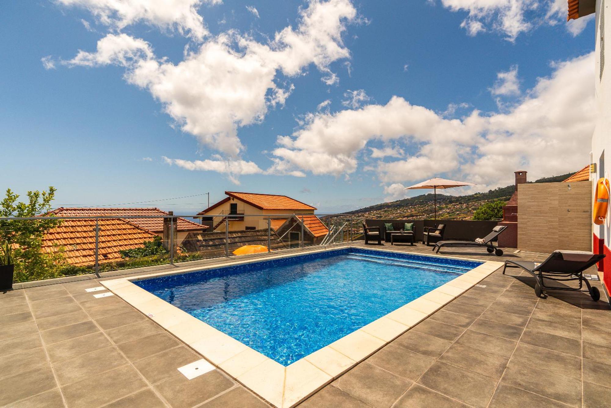 Holiday home Roraima House - Private Pool & Garden Calheta (Madeira)