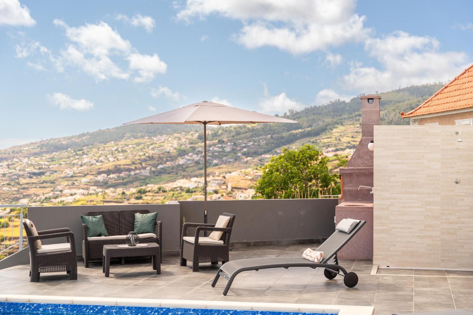 Roraima House - Private Pool & Garden Holiday home Calheta (Madeira)