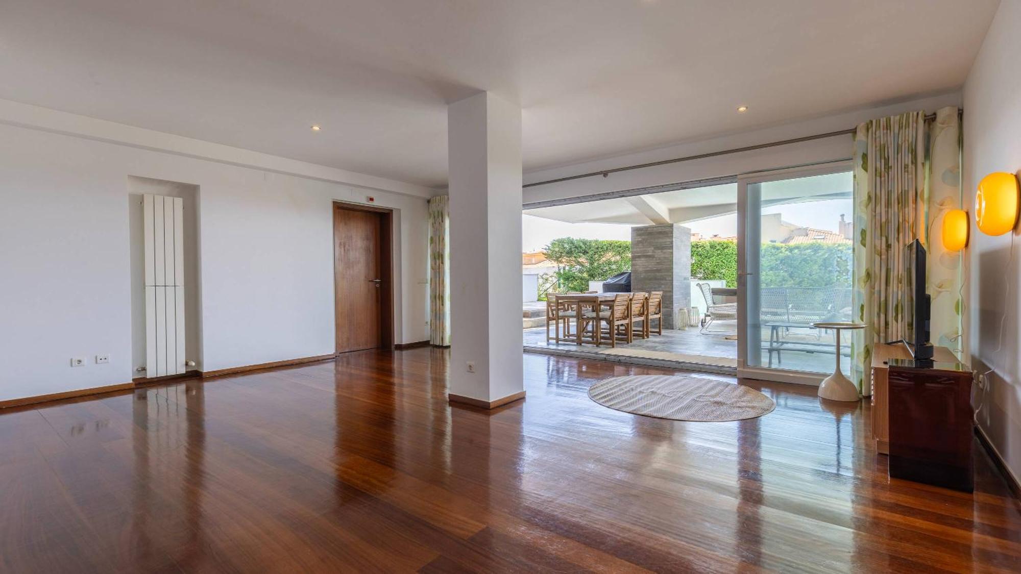 Estoril Oceanview * Parede