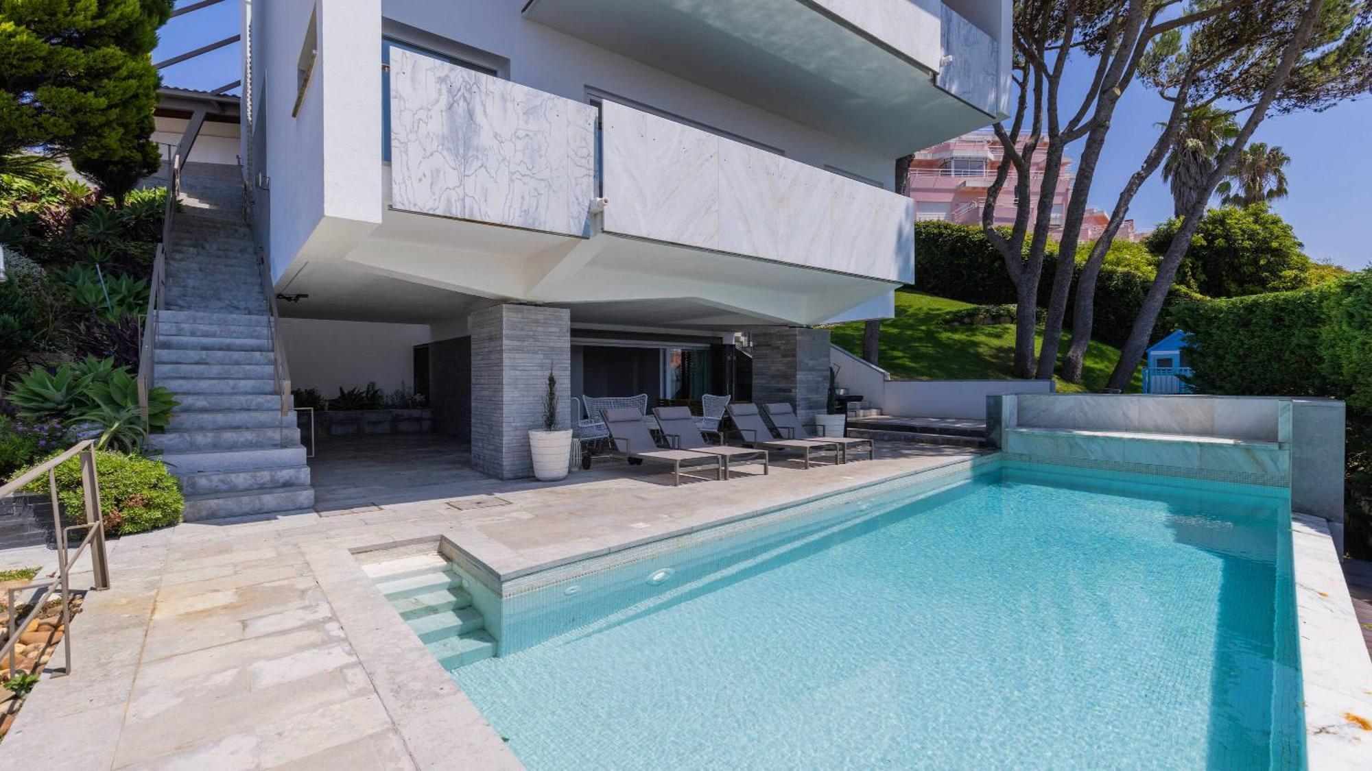 Estoril Oceanview Villa *