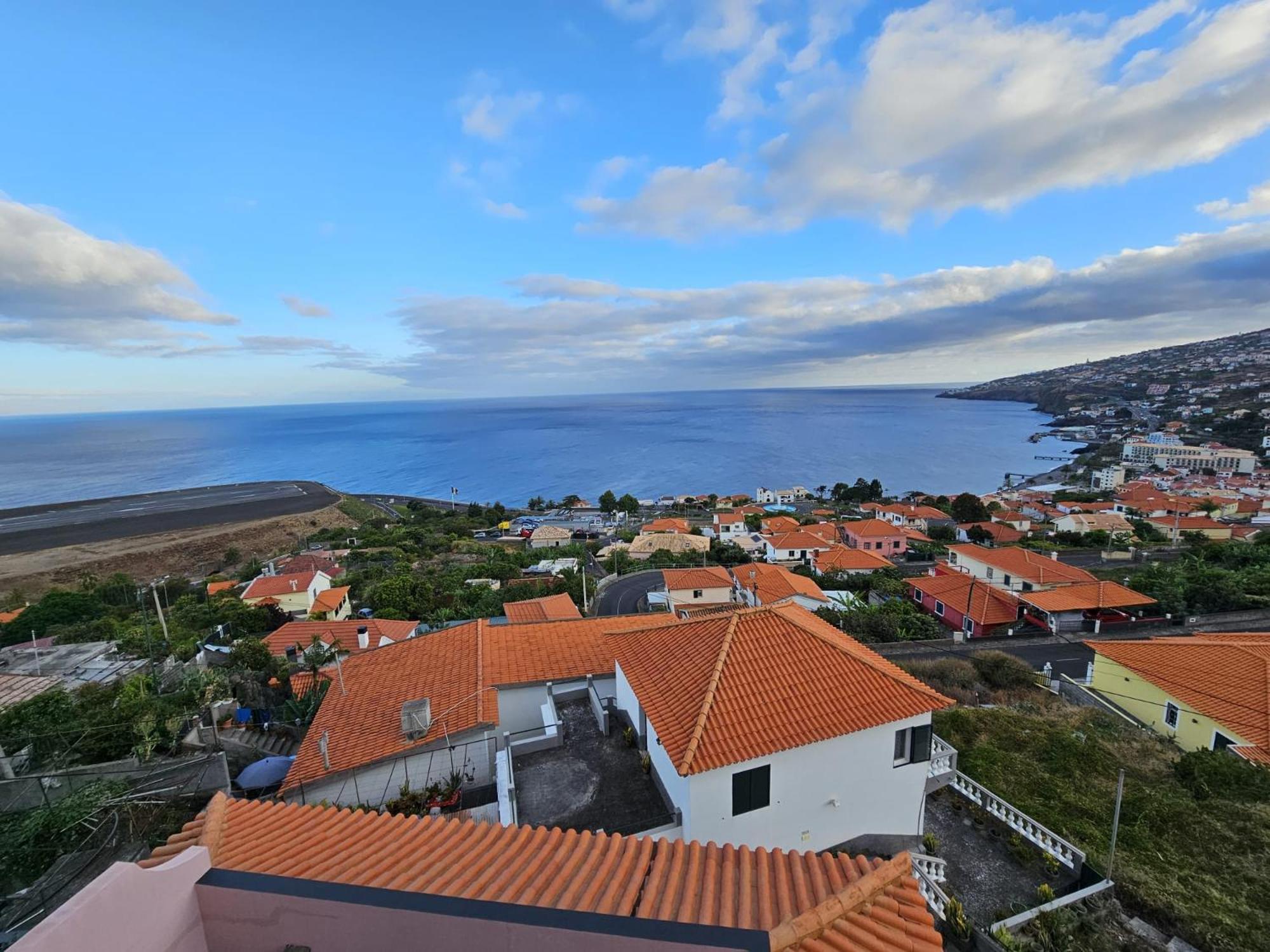 The View Santa Cruz (Madeira)