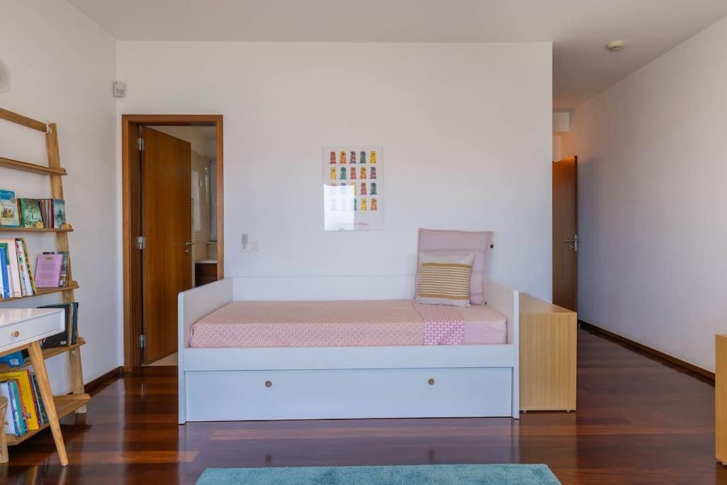 Estoril Oceanview Parede