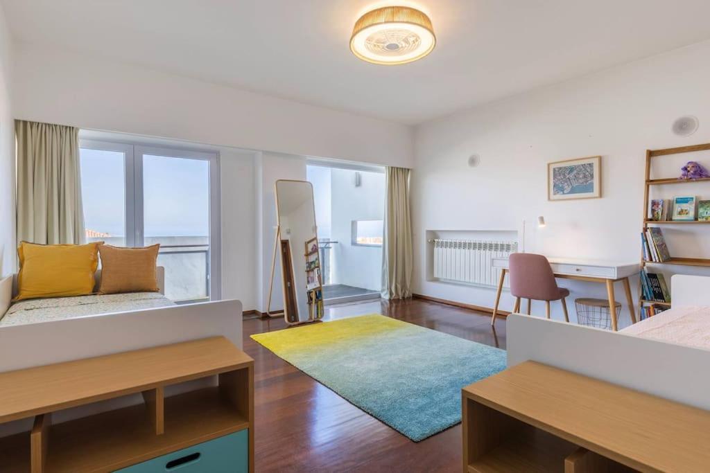 Estoril Oceanview Parede