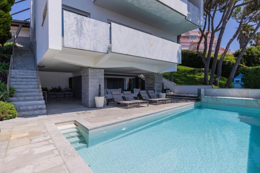 Estoril Oceanview Villa *