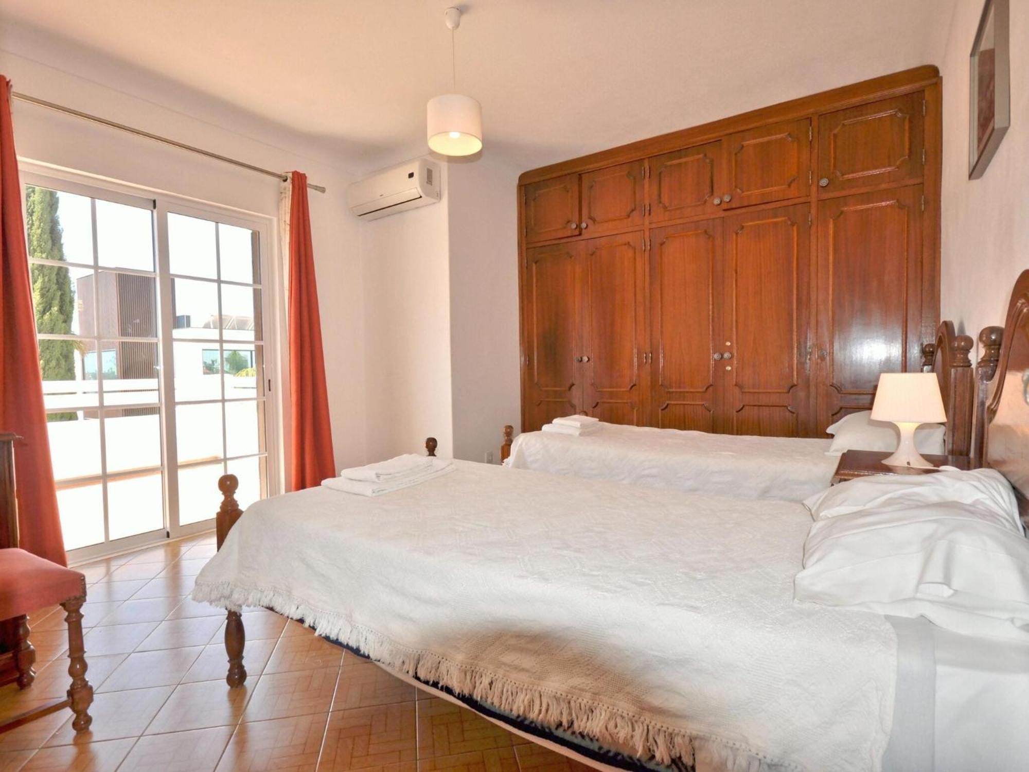 Spacious In The Typical Portuguese Style With Private Swimming Pool Near Holiday home