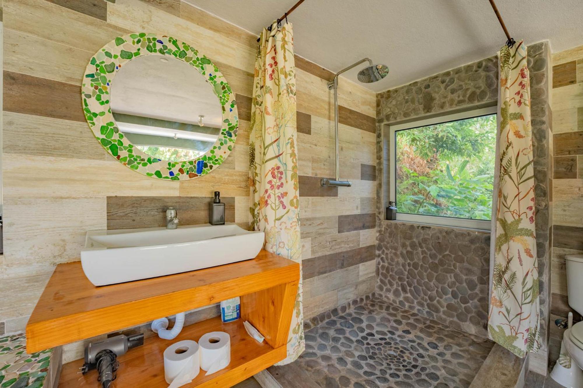 Holiday home Flores Garden Retreat *