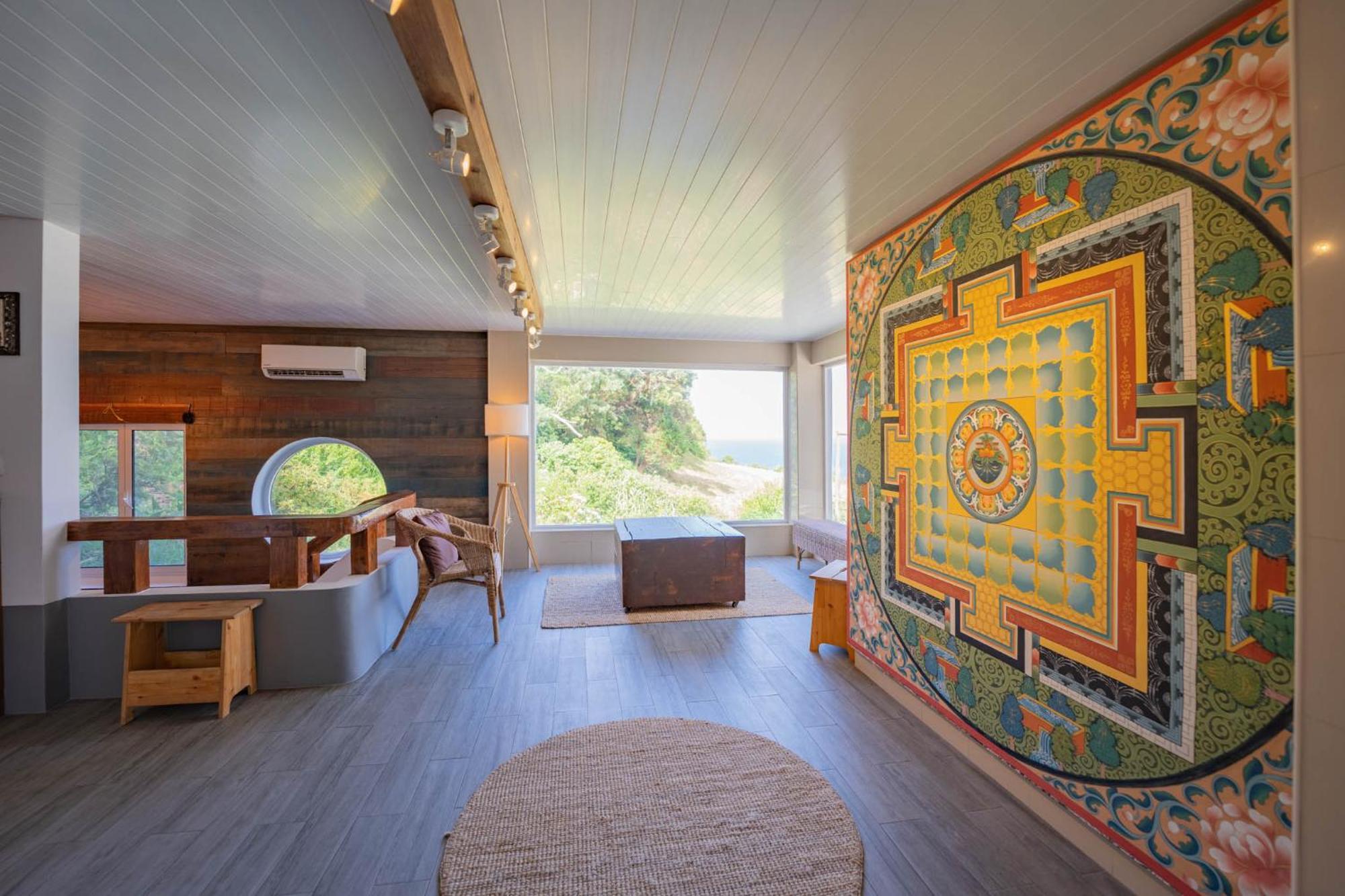 Flores Garden Retreat