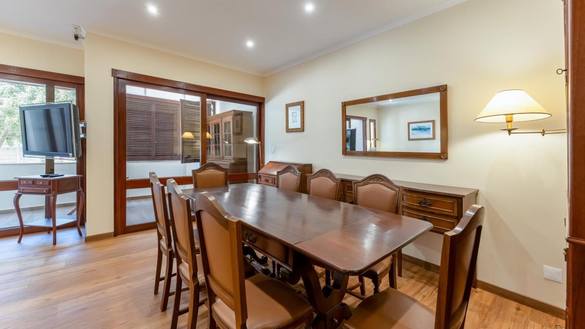 4 Bdr Flat With Balcony In Armacao By Lovelystay Appartement Armação de Pêra