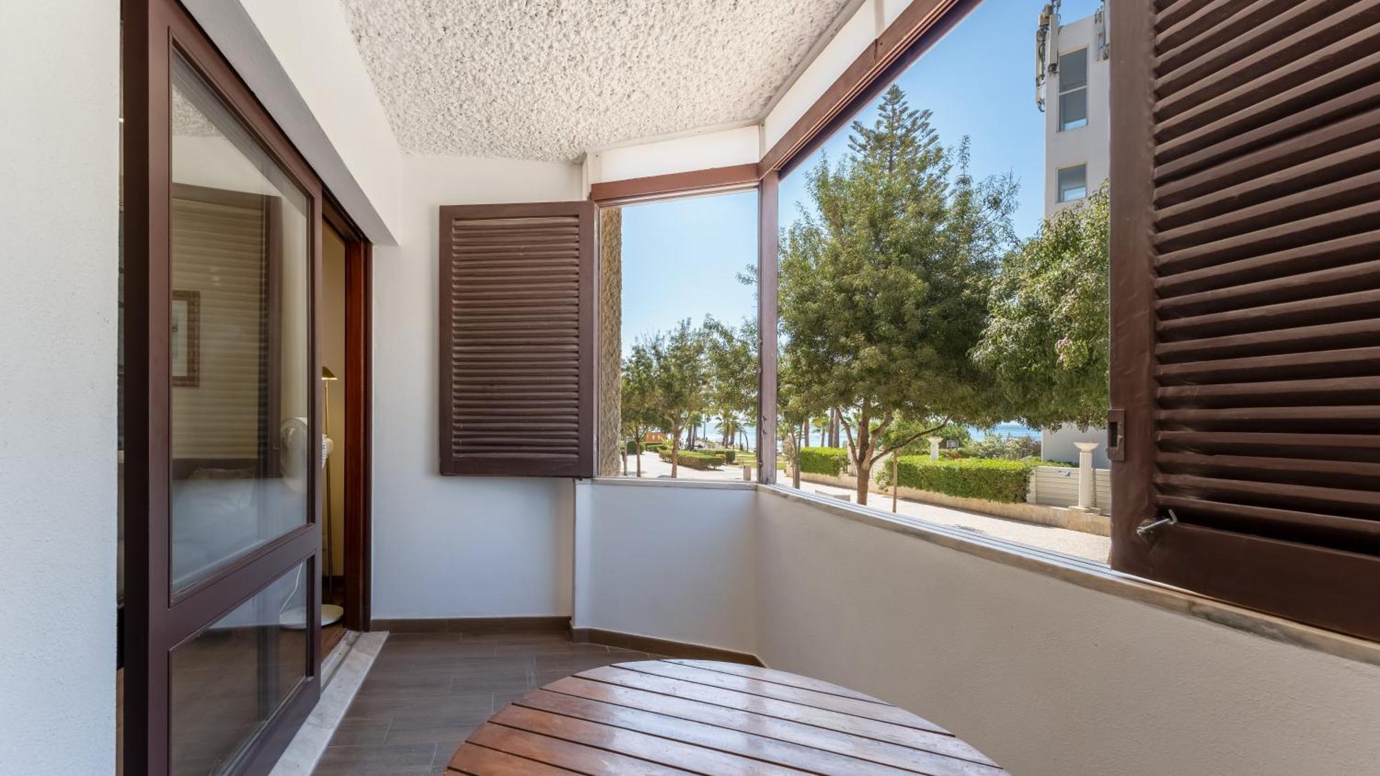 4 Bdr Flat With Balcony In Armacao By Lovelystay *