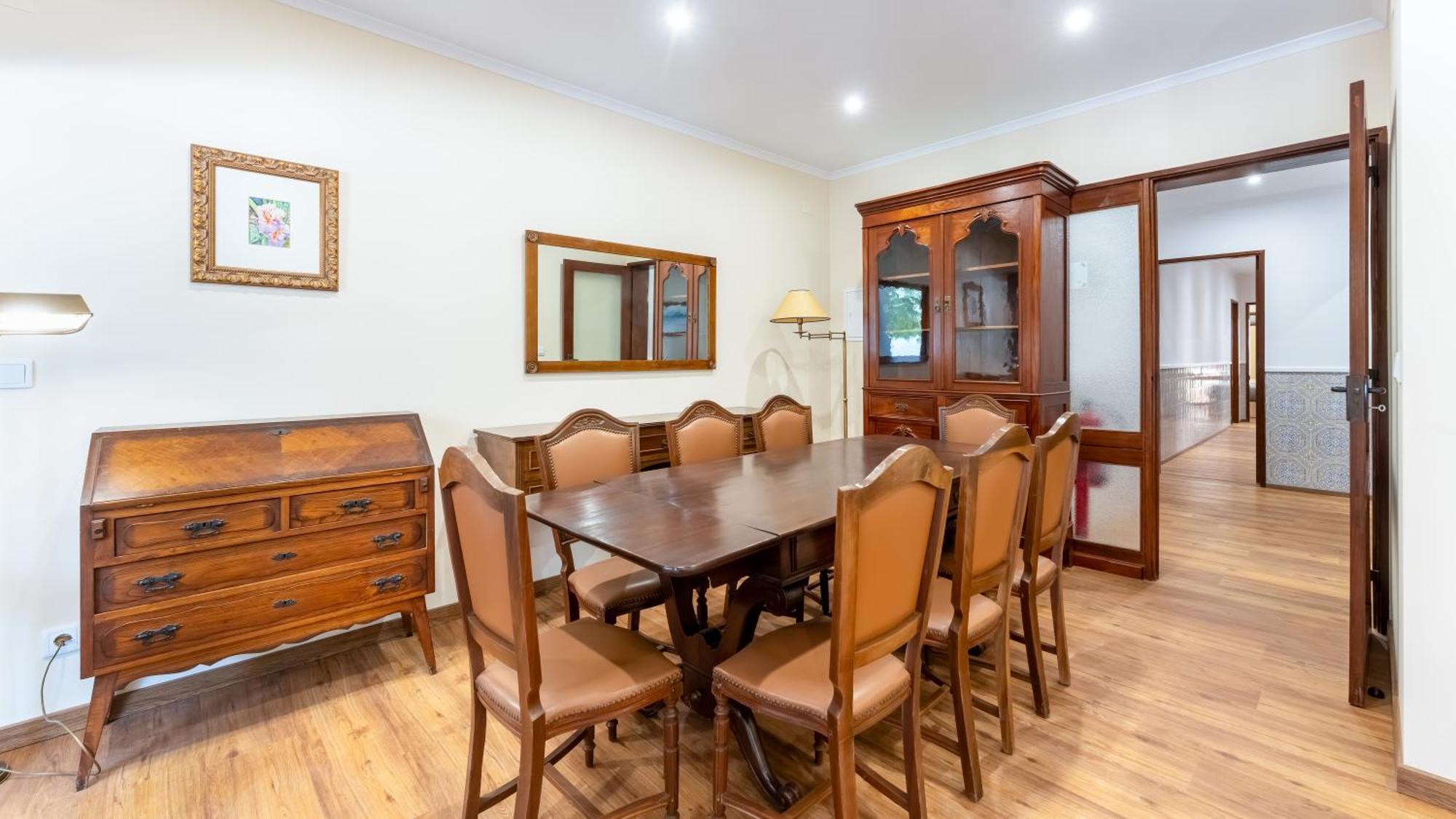 4 Bdr Flat With Balcony In Armacao By Lovelystay Armação de Pêra