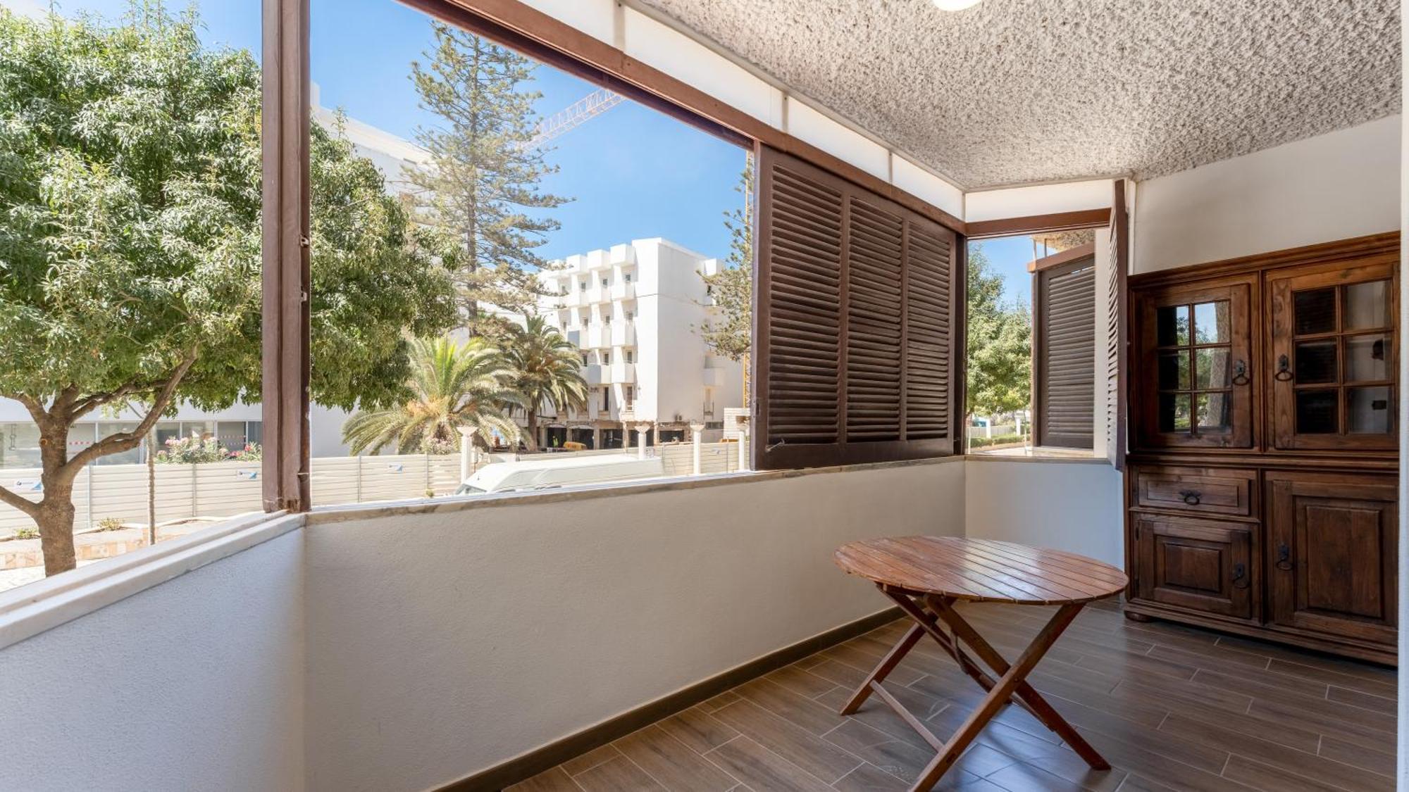 4 Bdr Flat With Balcony In Armacao By Lovelystay * Armação de Pêra