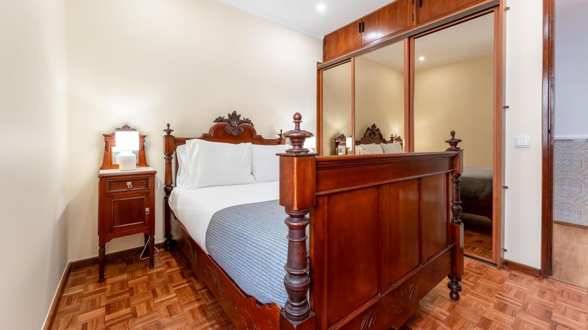 4 Bdr Flat With Balcony In Armacao By Lovelystay