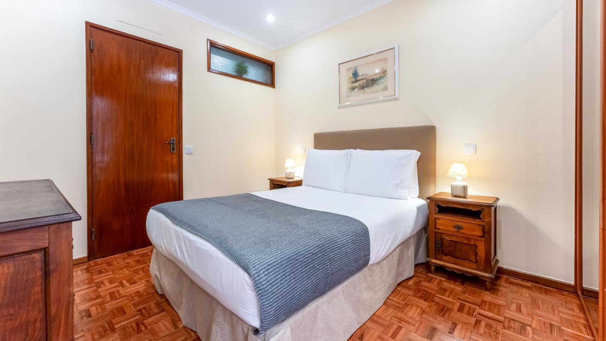 4 Bdr Flat With Balcony In Armacao By Lovelystay Armação de Pêra