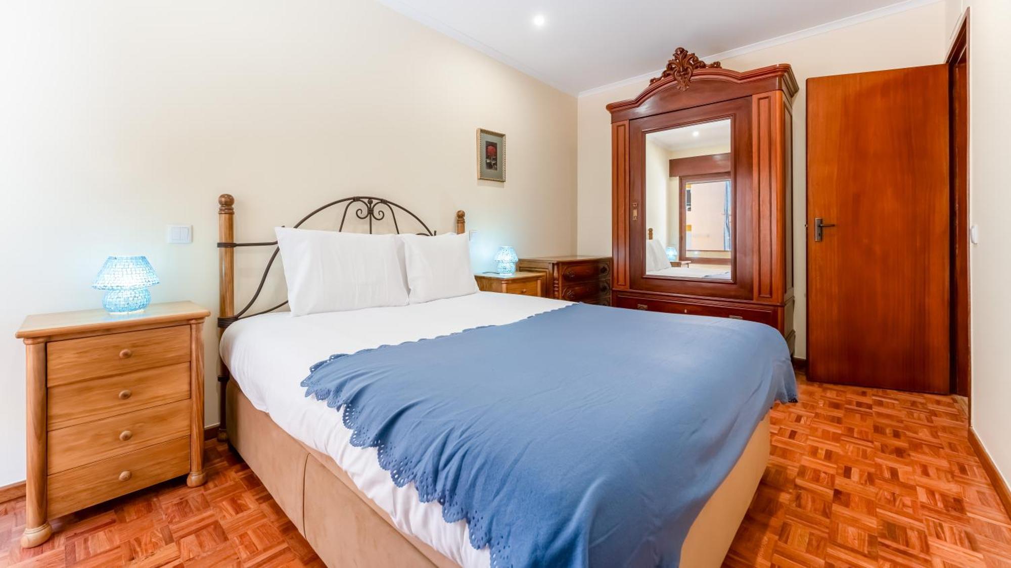 4 Bdr Flat With Balcony In Armacao By Lovelystay Appartement Armação de Pêra