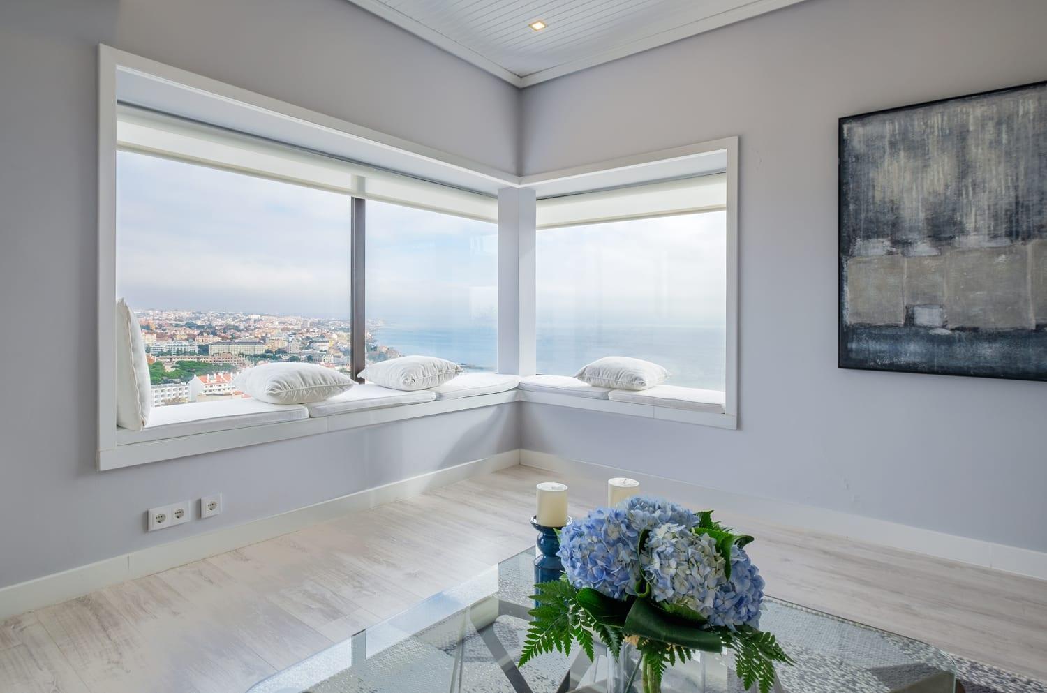 Ocean Blue & Estoril