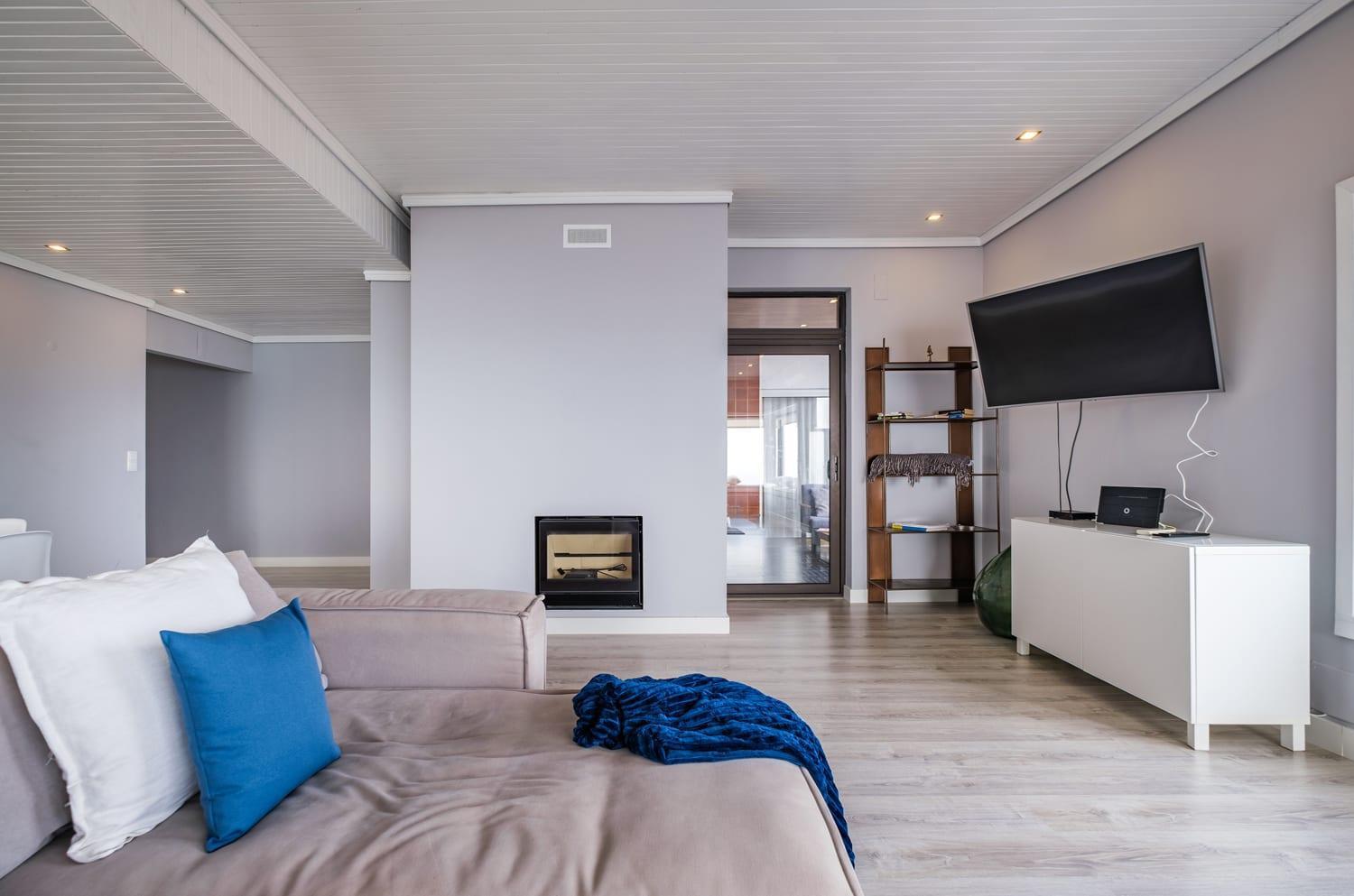 Ocean Blue & Apartment
