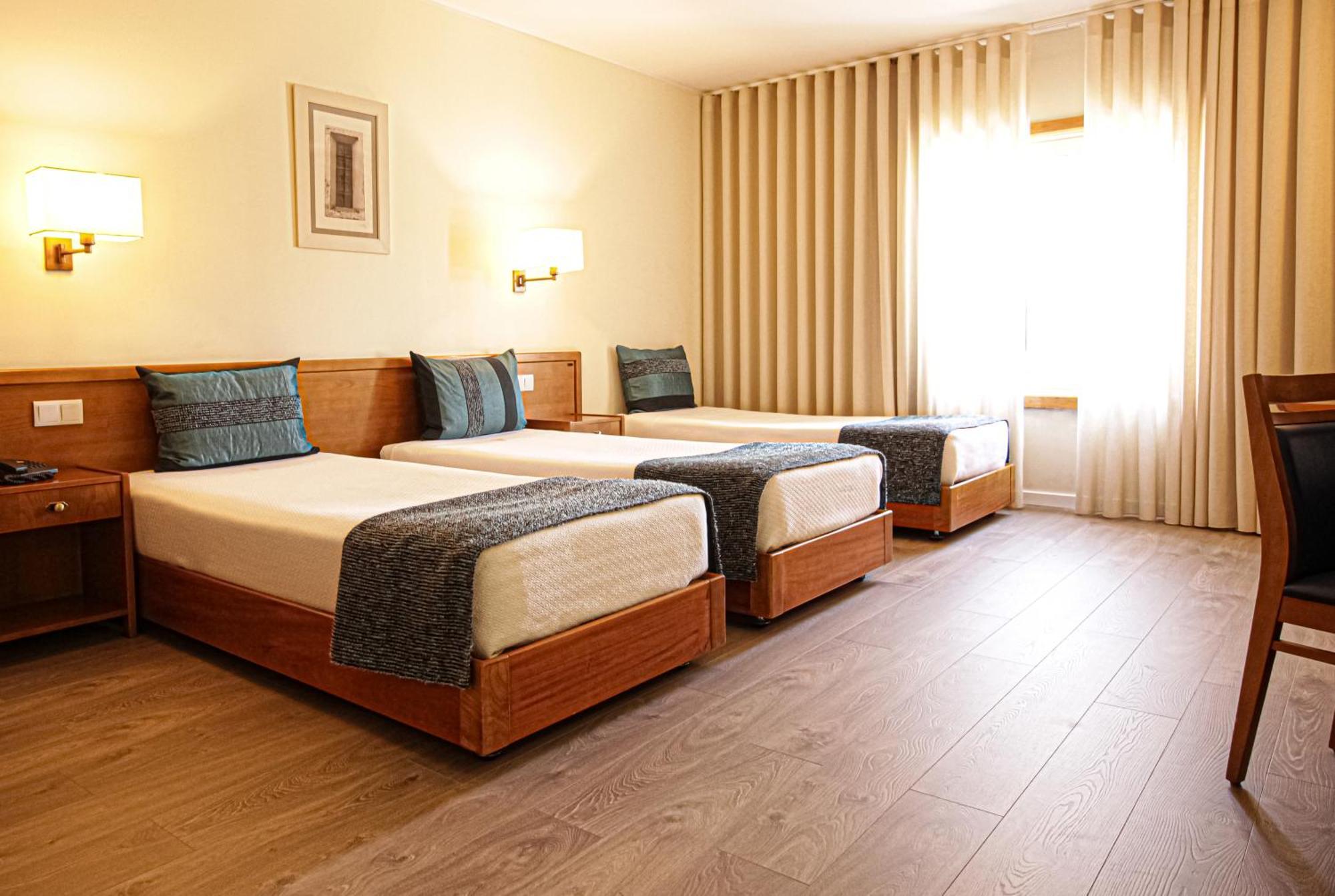 Hotel Dos Loios 2*