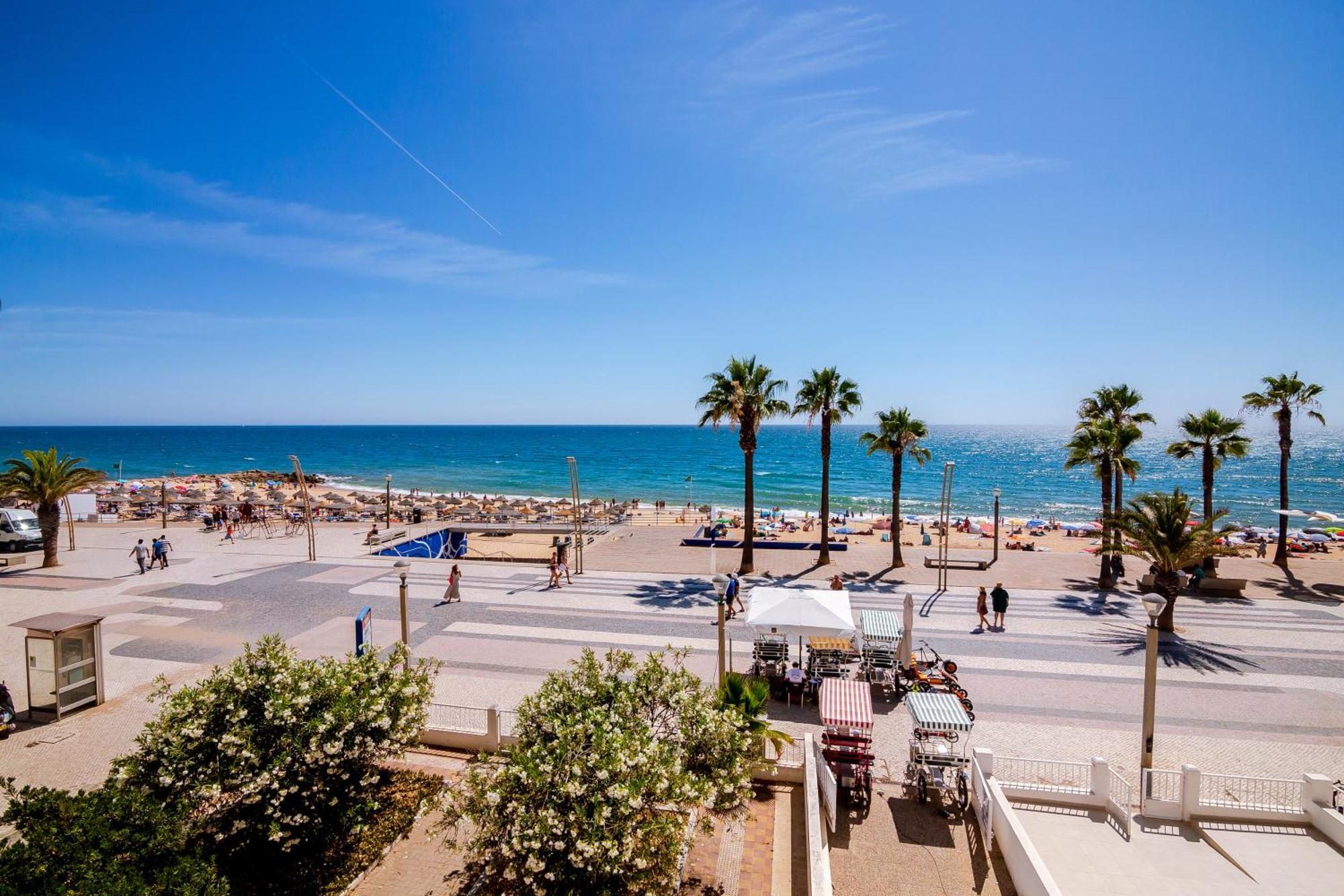 Apartment Maresia 2 Bedroom Oceanfront In Quarteira
