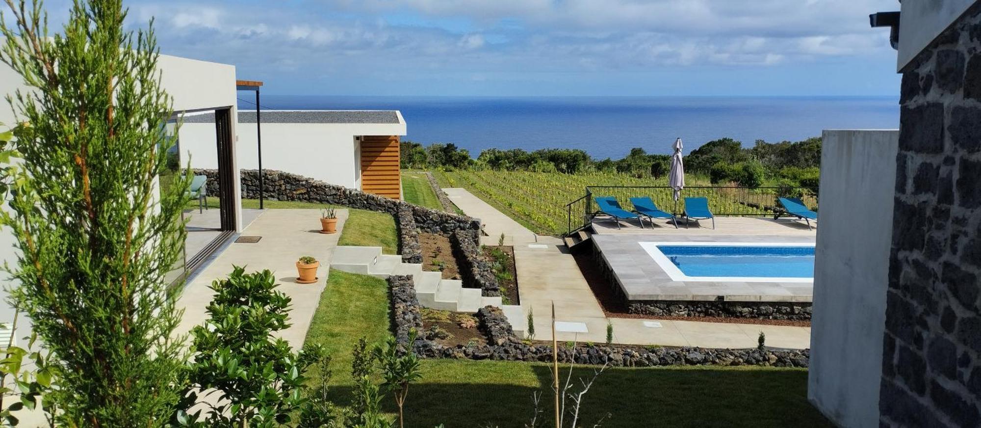 Refugio Dos Capelinhos - E Resort
