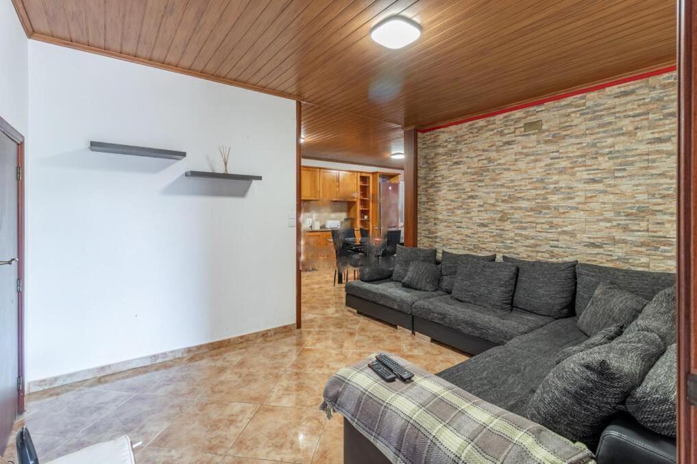 Casa - Peceful Mountain Retreat In Calheta Homestay