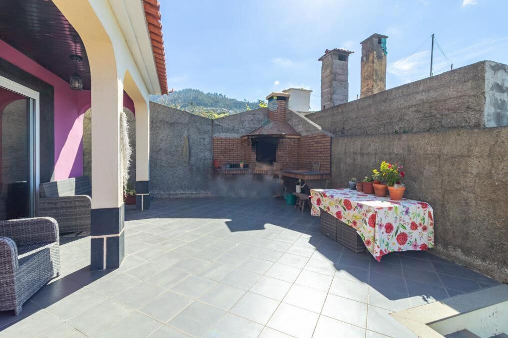 Casa - Peceful Mountain Retreat In Calheta Homestay *