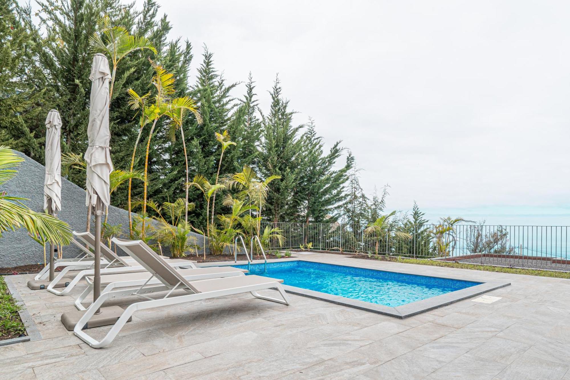Bali Villa Arco da Calheta (Madeira)