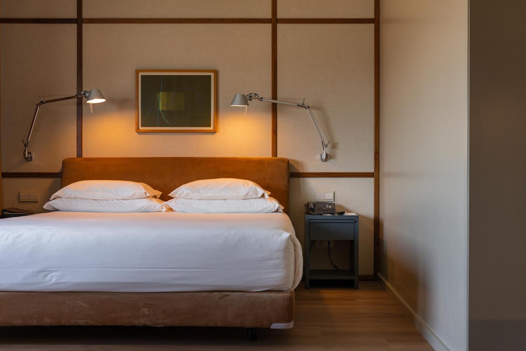 Hotel De Business & 4*