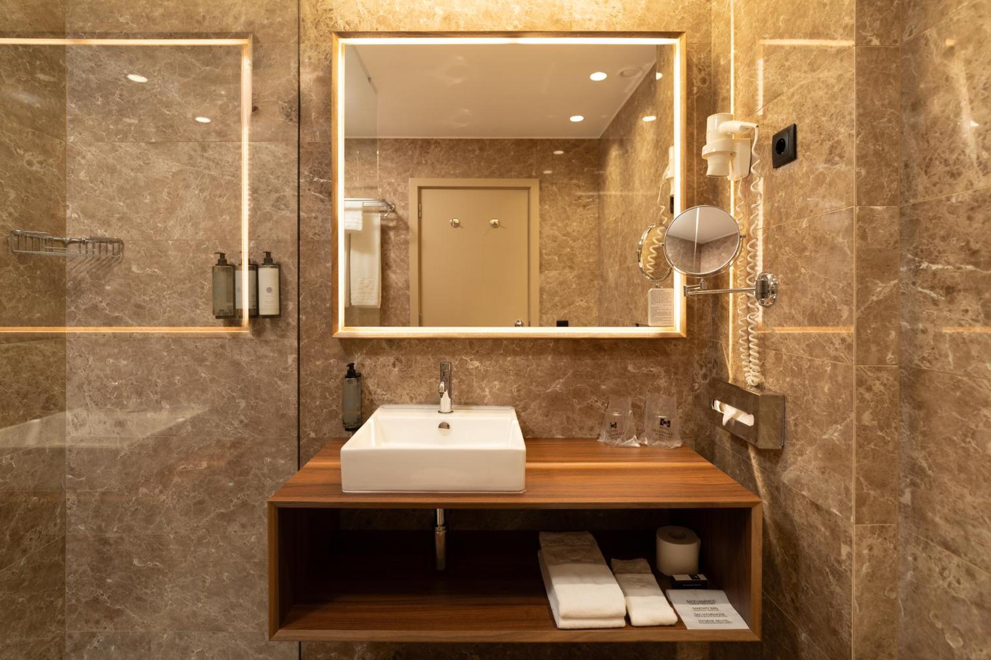 De Business & Hotel Guimaraes
